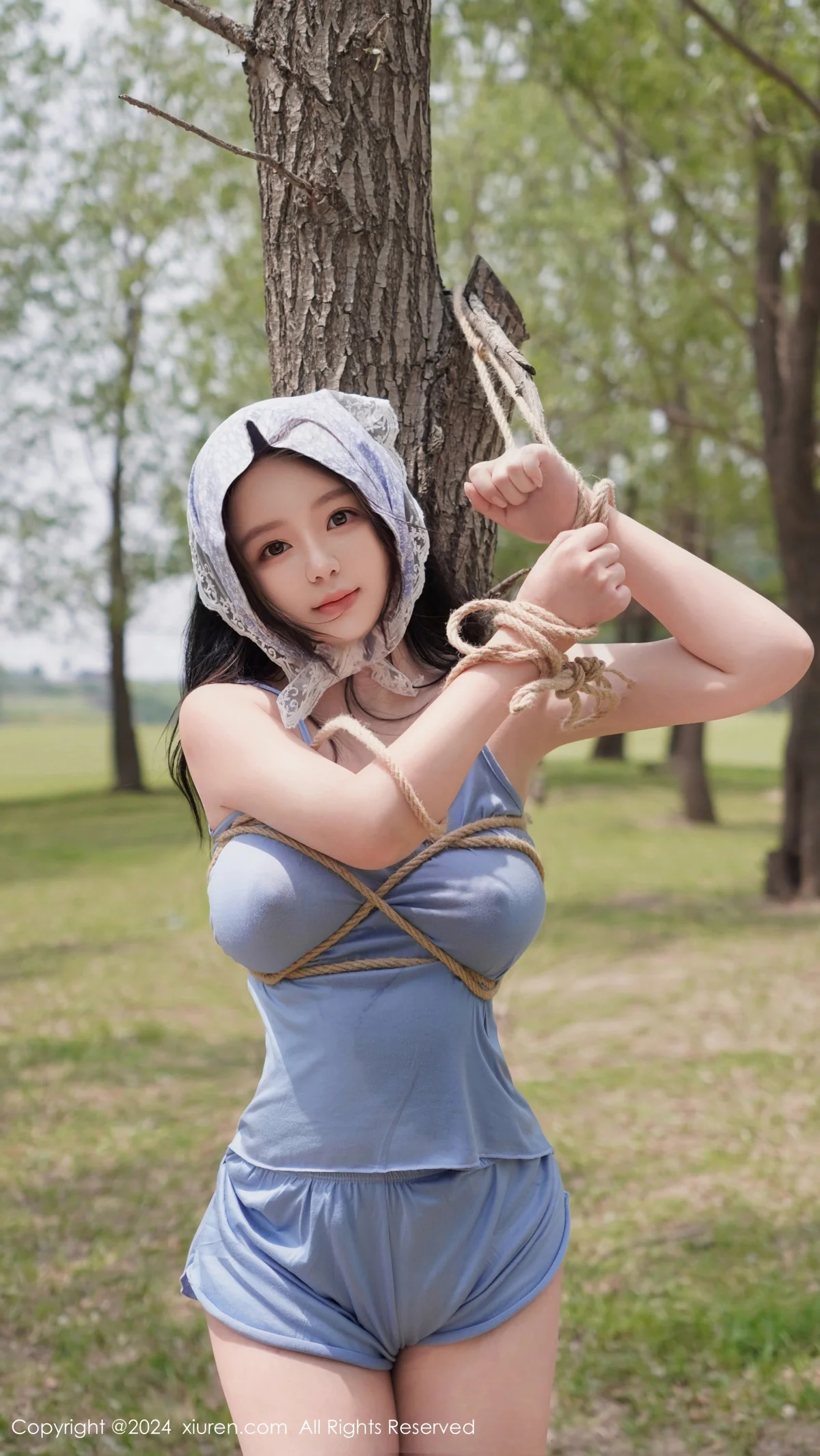 小薯条nienie性感浅红色泳装+浅蓝色吊带秀曼妙身姿绝美写真 第 68 张