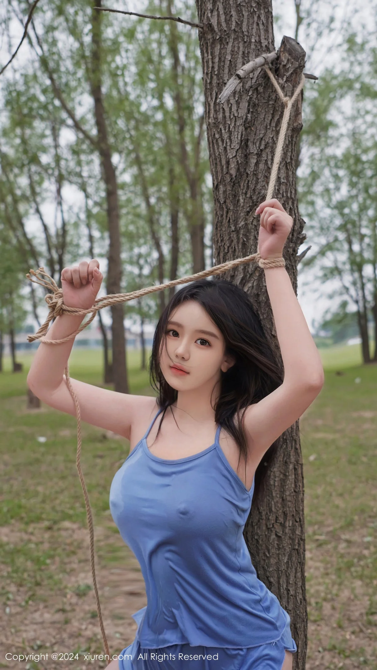 小薯条nienie性感浅红色泳装+浅蓝色吊带秀曼妙身姿绝美写真 第 7 张