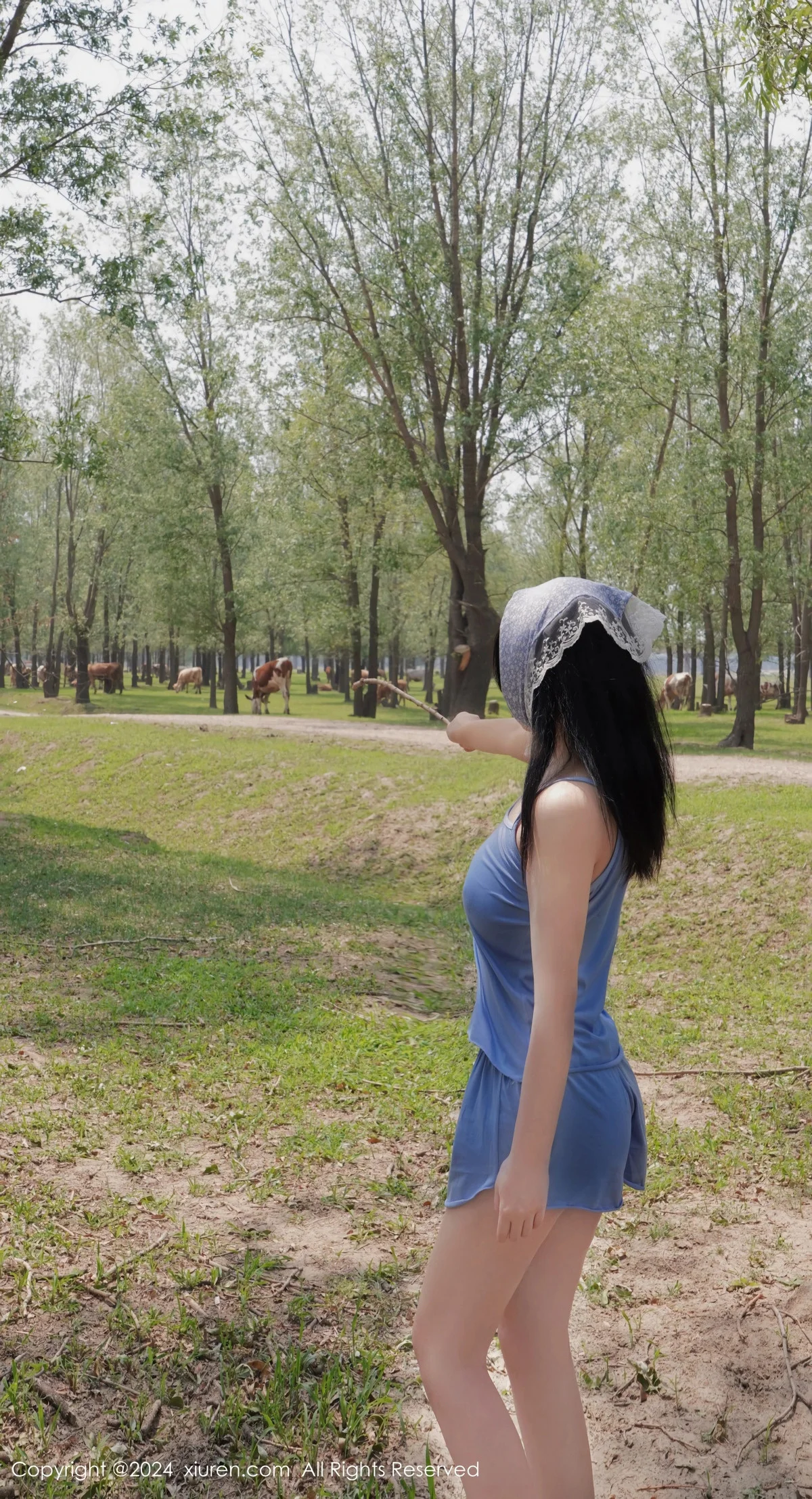 小薯条nienie性感浅红色泳装+浅蓝色吊带秀曼妙身姿绝美写真 第 92 张