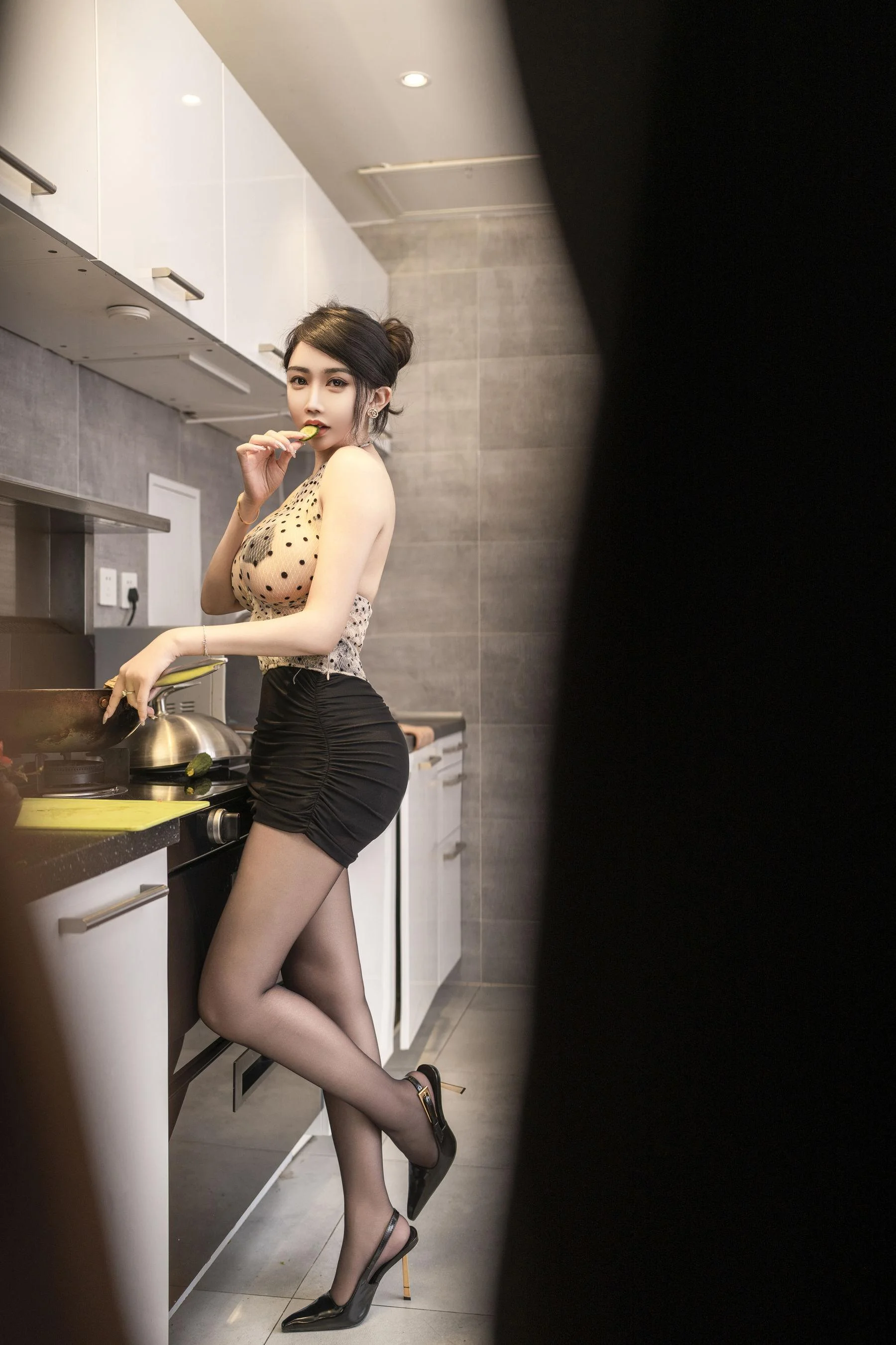 [秀人付费] 李若汐 诱人私拍福利 厨房女仆 第 9 张