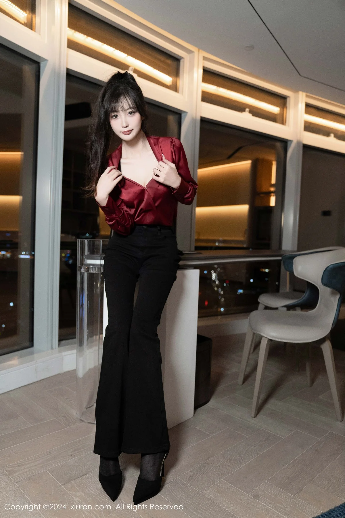 林星阑私房性感黑色蕾丝内衣配开档黑丝秀曼妙身姿绝美写真 第 13 张