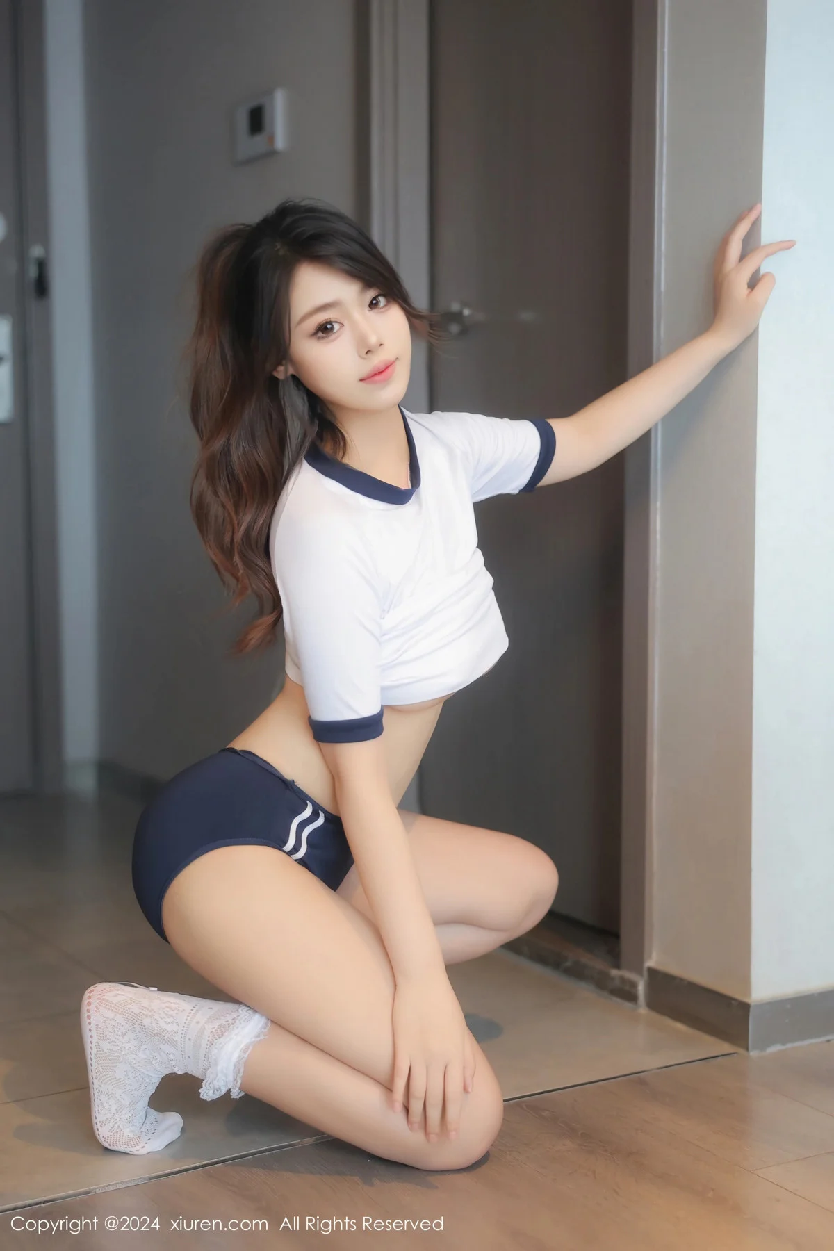 蛋蛋宝性感白色T恤配黑色内裤秀丰腴身姿惹火绝美写真 第 16 张
