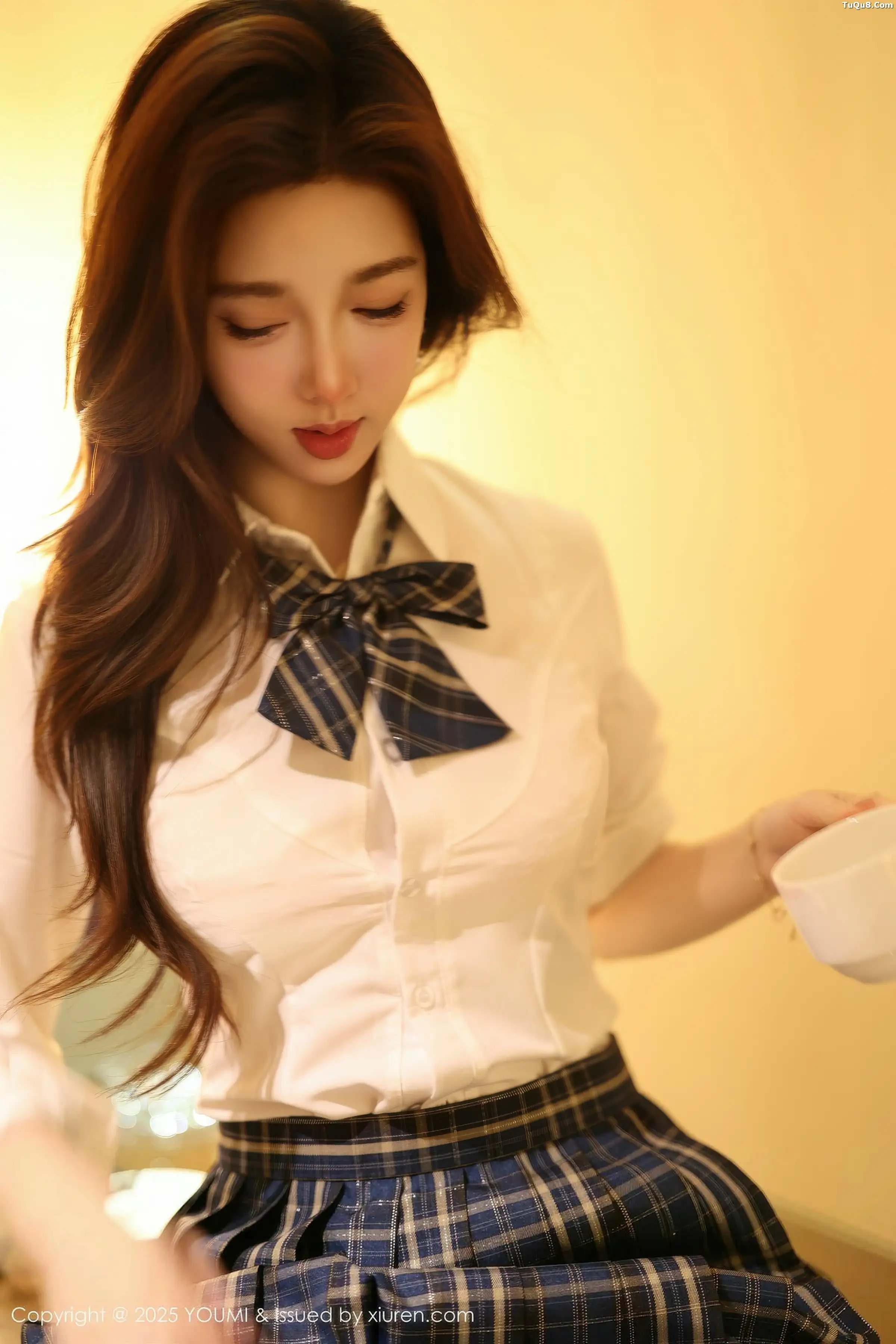 Twins-桃桃性感JK制服露白色内衣配超薄黑丝秀美腿绝美写真 第 53 张