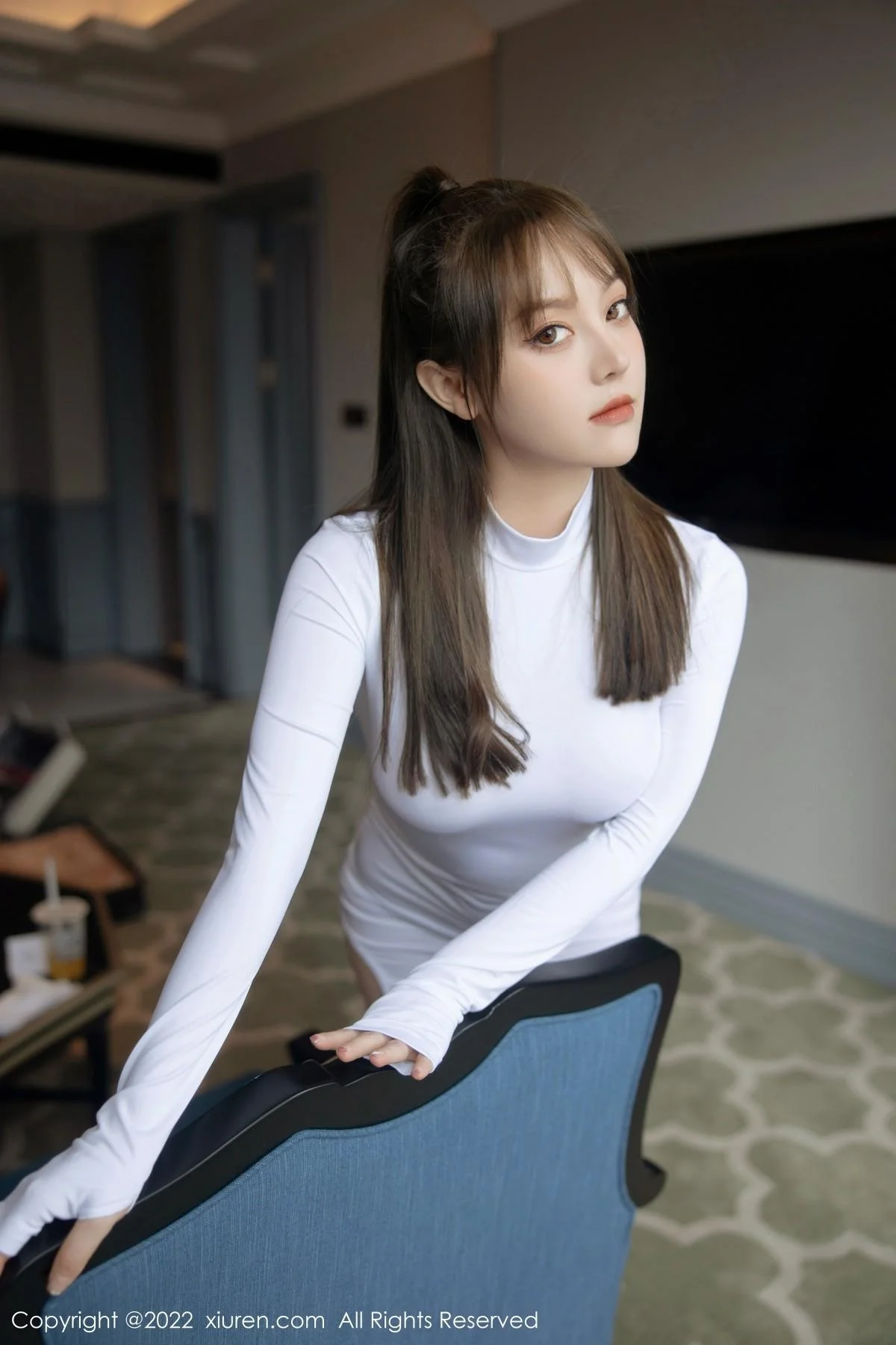豆瓣酱私房性感白色轻透服饰配白丝袜秀丰满身材绝美写真 第 24 张