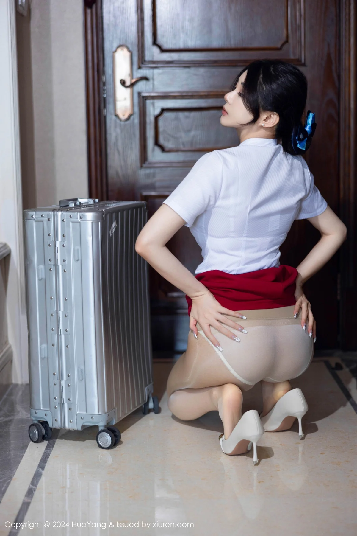 凯竹Quinn性感空姐制服红短裙露肉丝袜秀丰腴身姿绝美写真 第 142 张