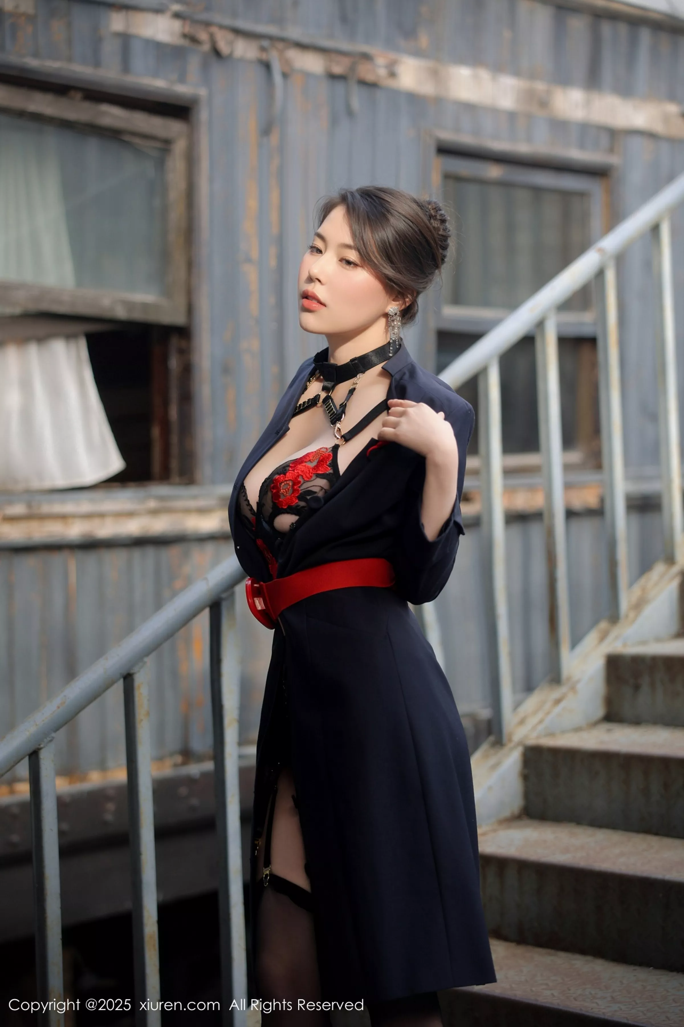 白茹雪abby性感黑色情趣内衣配黑丝吊袜秀丰腴身材绝美写真 第 11 张