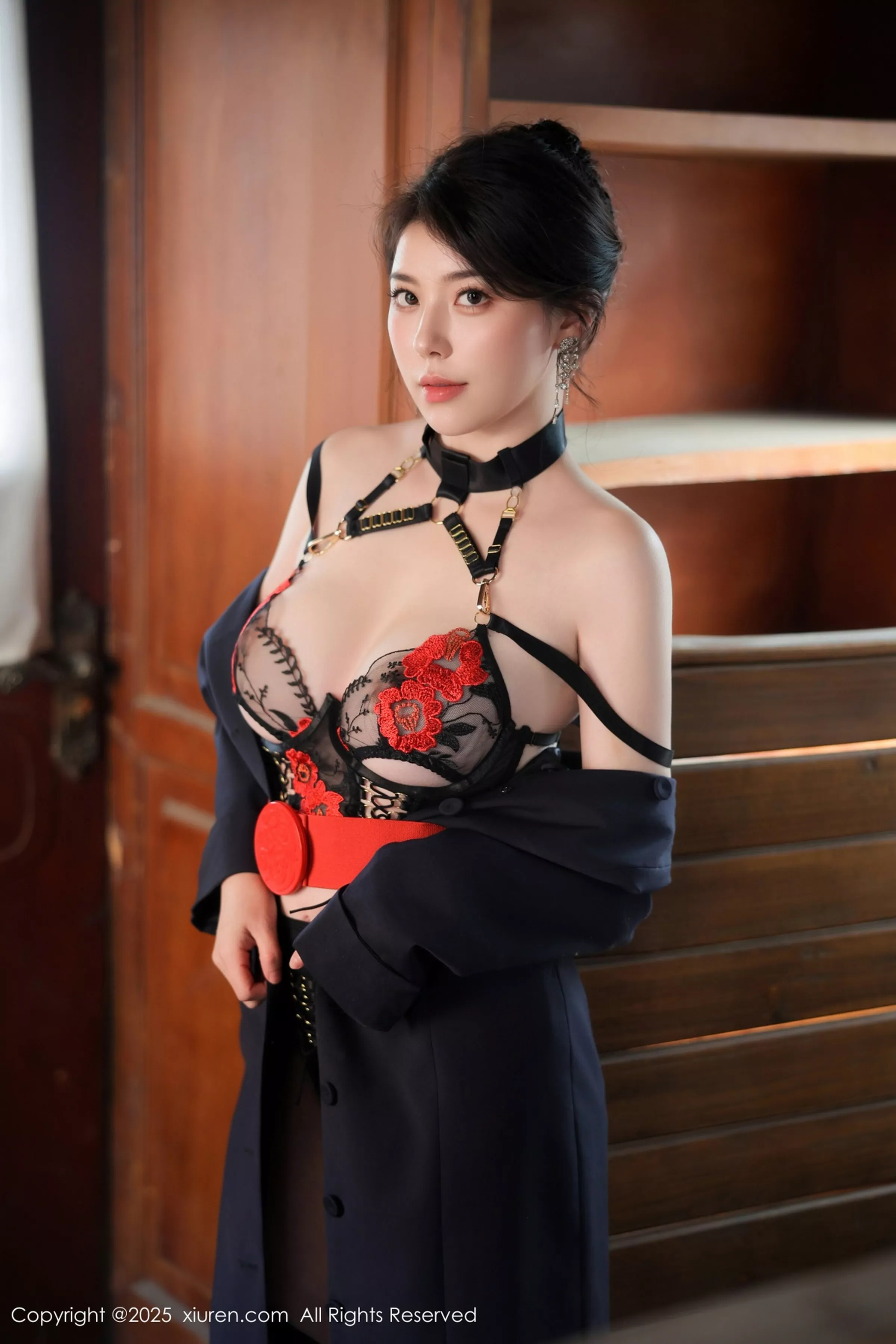 白茹雪abby性感黑色情趣内衣配黑丝吊袜秀丰腴身材绝美写真 第 26 张