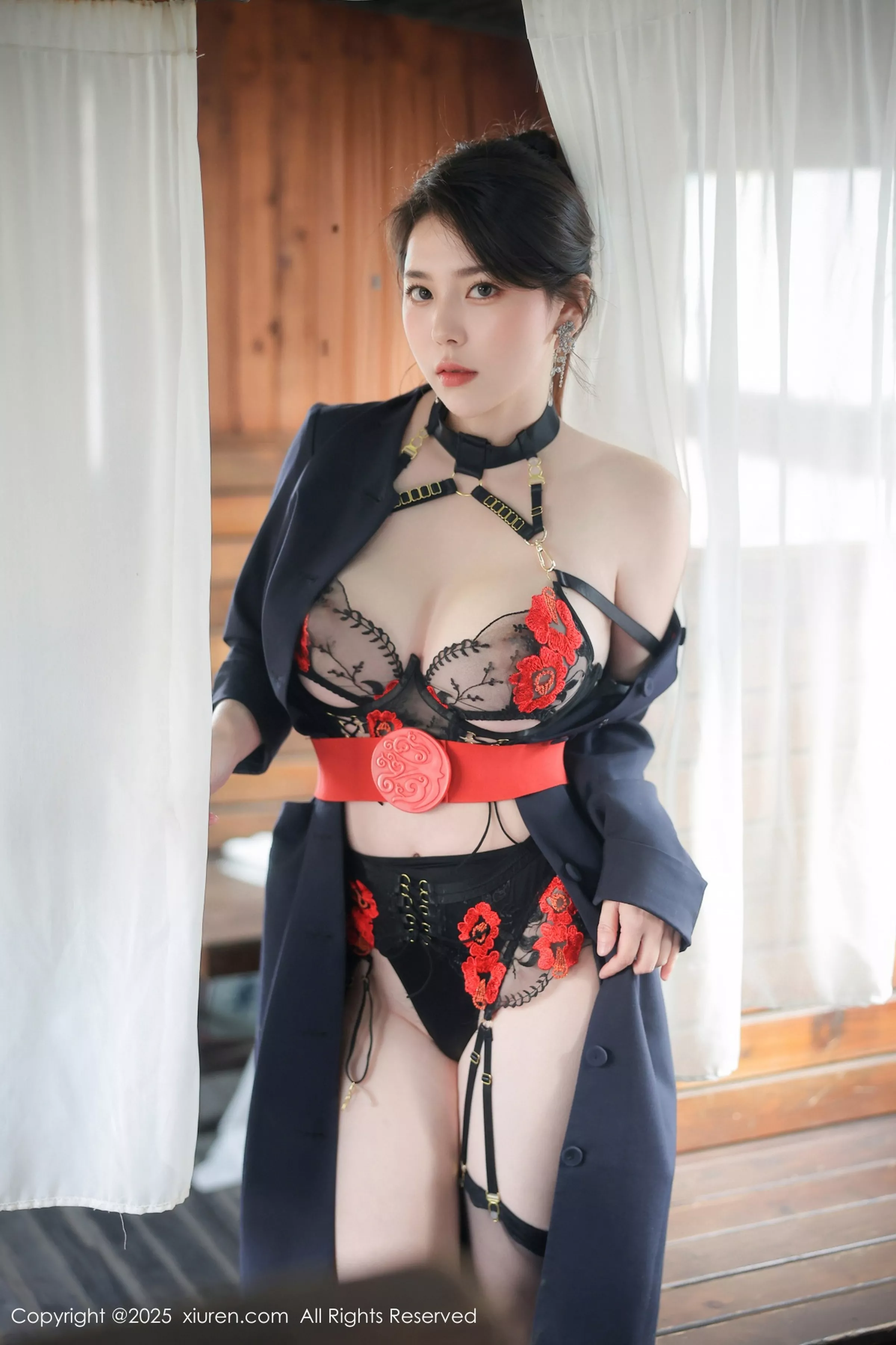 白茹雪abby性感黑色情趣内衣配黑丝吊袜秀丰腴身材绝美写真 第 38 张