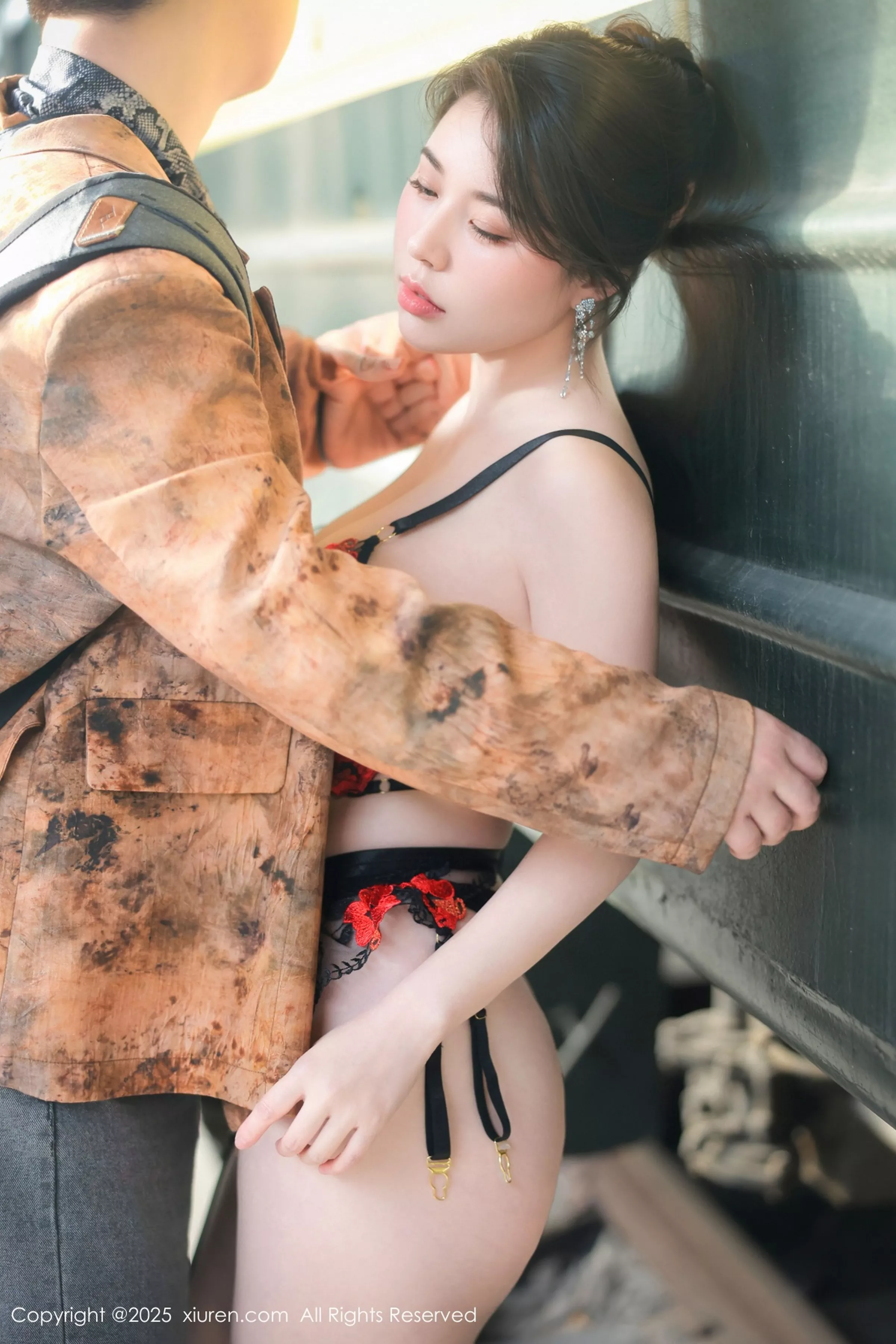 白茹雪abby性感黑色情趣内衣配黑丝吊袜秀丰腴身材绝美写真 第 72 张