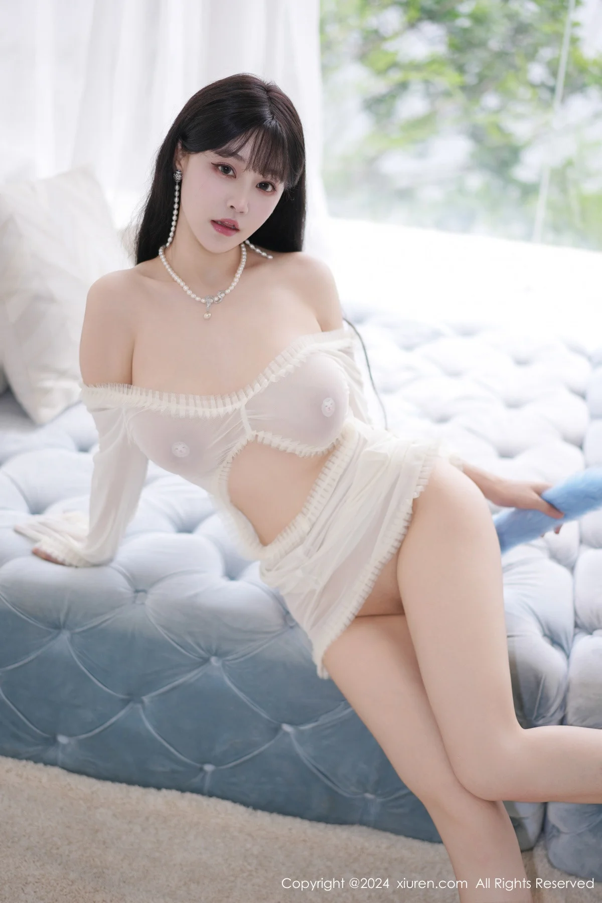 朱可儿Flora性感白色情趣服饰配蓝尾巴秀丰满身材绝美写真 第 39 张