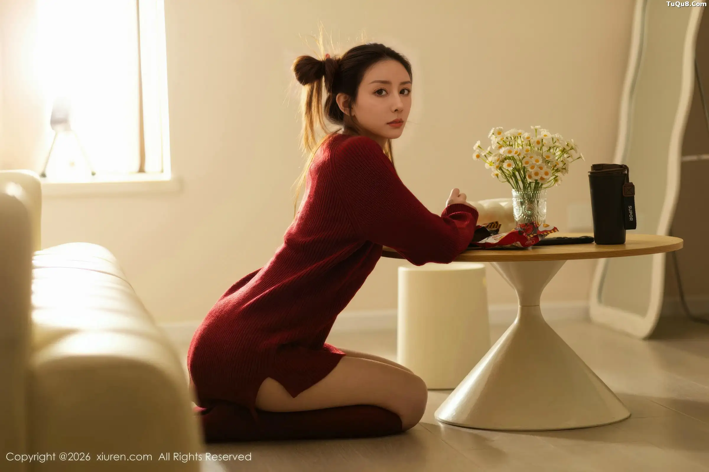 悦兮性感深红色毛衣配红色丝袜秀曼妙身姿迷人绝美写真 第 12 张