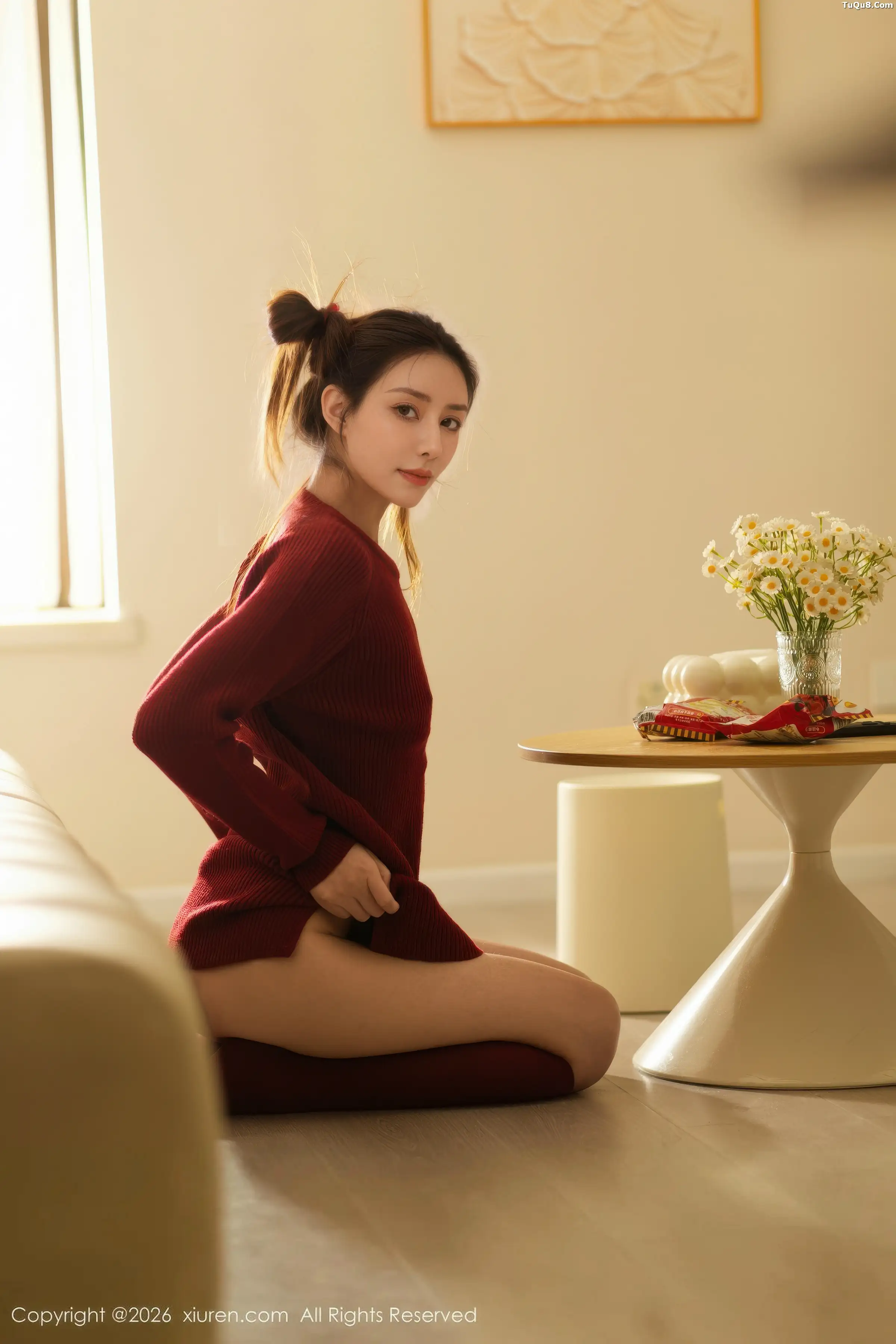 悦兮性感深红色毛衣配红色丝袜秀曼妙身姿迷人绝美写真 第 15 张