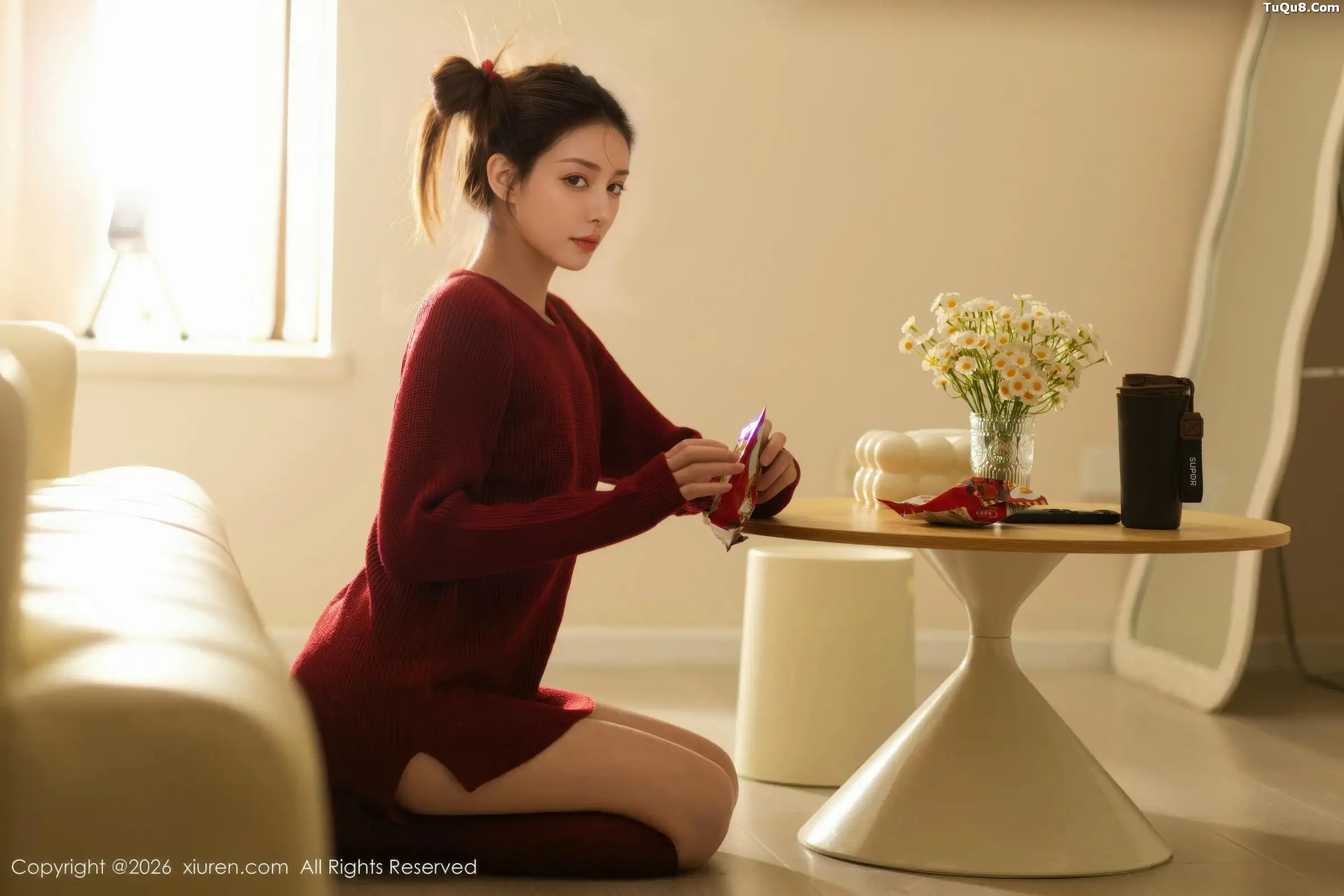 悦兮性感深红色毛衣配红色丝袜秀曼妙身姿迷人绝美写真 第 6 张