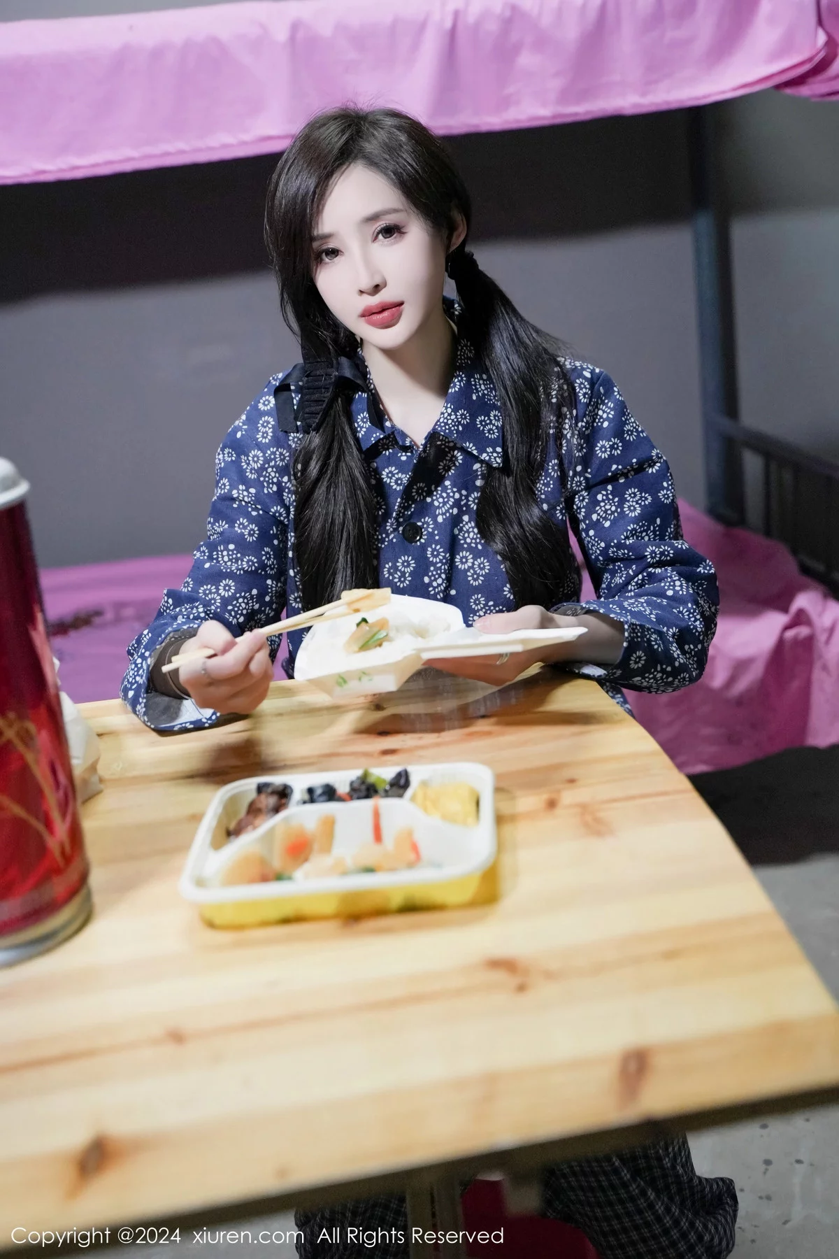 Carol周妍希宿舍拍摄私房床上超薄肉丝秀翘臀美腿绝美写真 第 11 张
