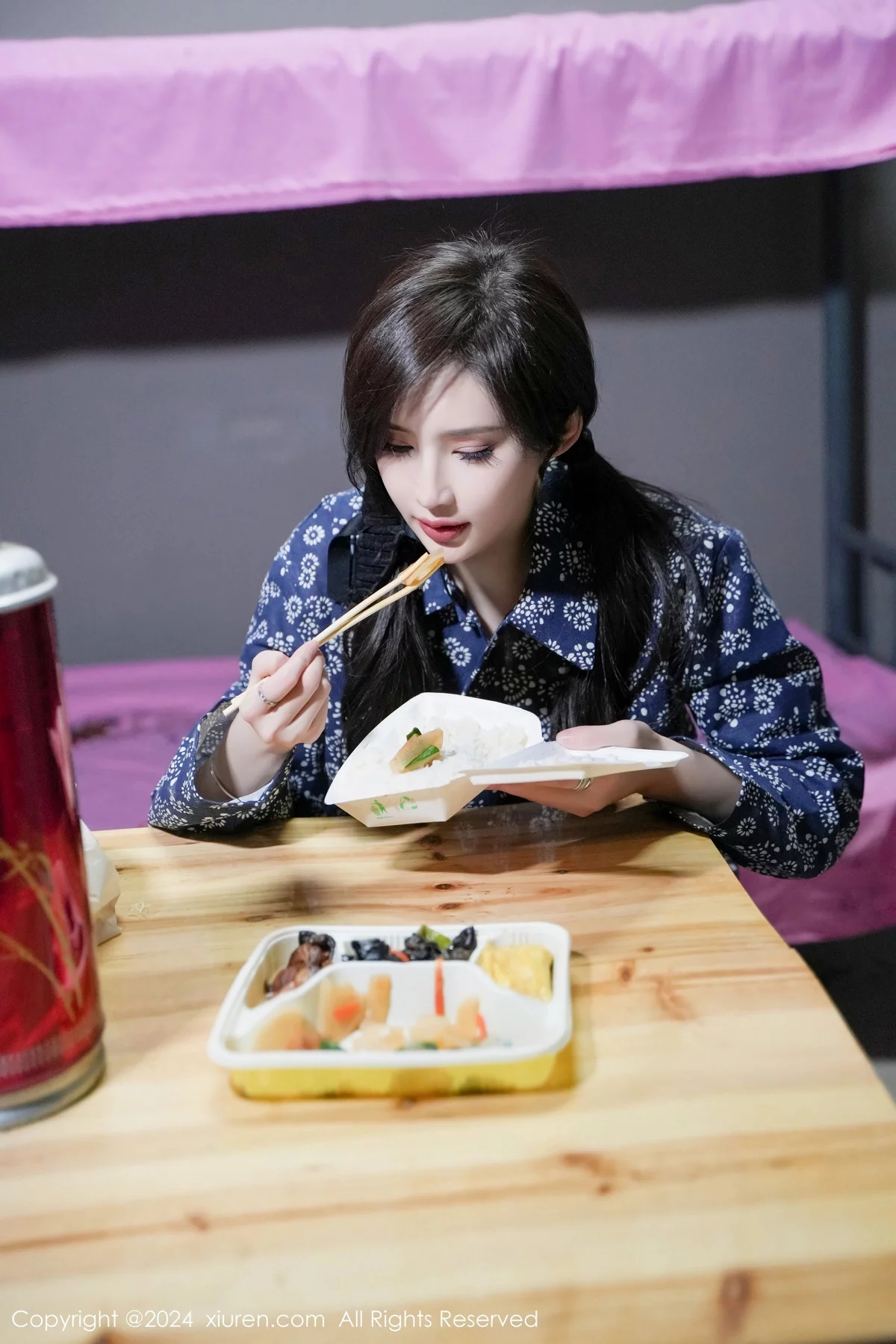 Carol周妍希宿舍拍摄私房床上超薄肉丝秀翘臀美腿绝美写真 第 12 张