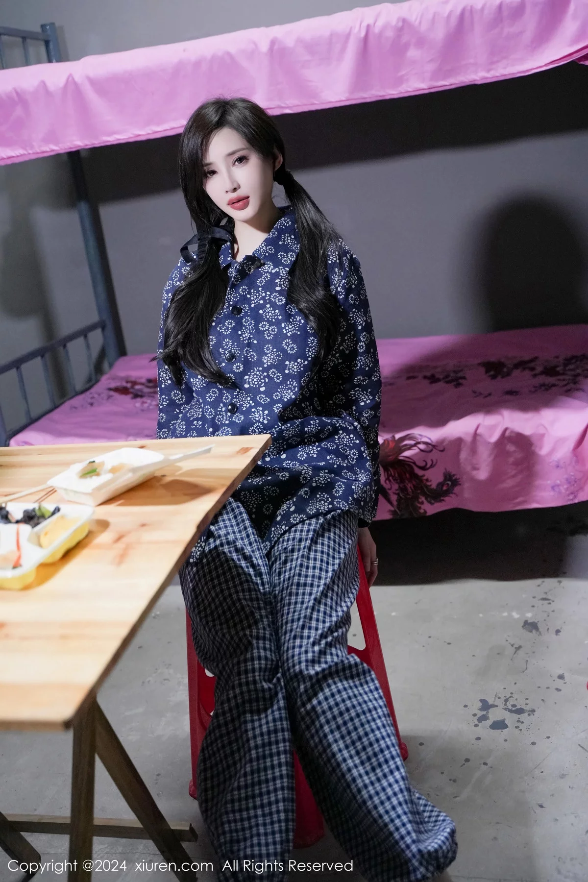 Carol周妍希宿舍拍摄私房床上超薄肉丝秀翘臀美腿绝美写真 第 14 张