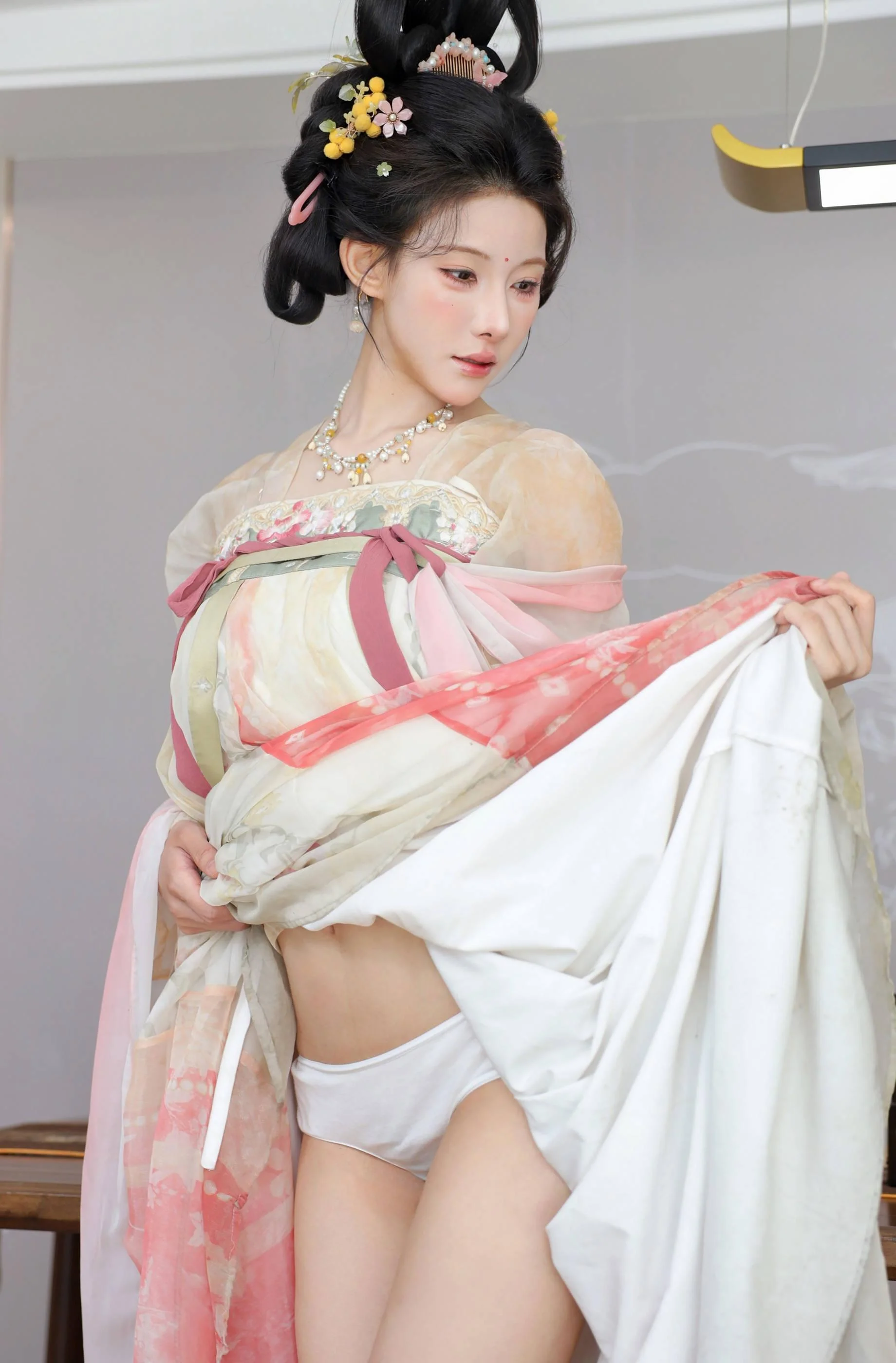 [秀人精选] 梨霜儿 诱人私拍福利 梦回大唐 第 60 张