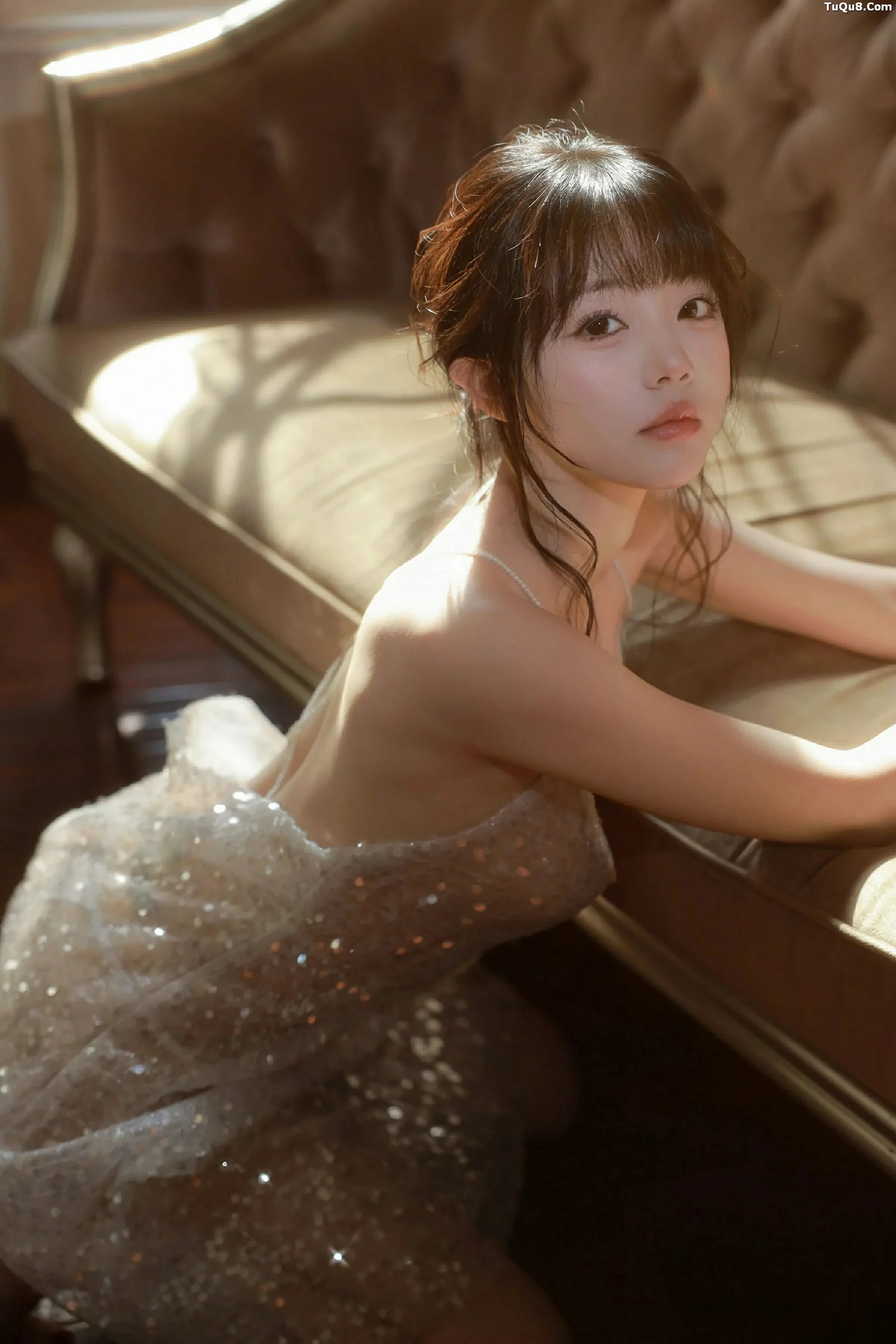 佘贝拉Bella性感连衣长裙露白色情趣内衣秀完美身材绝美写真 第 24 张