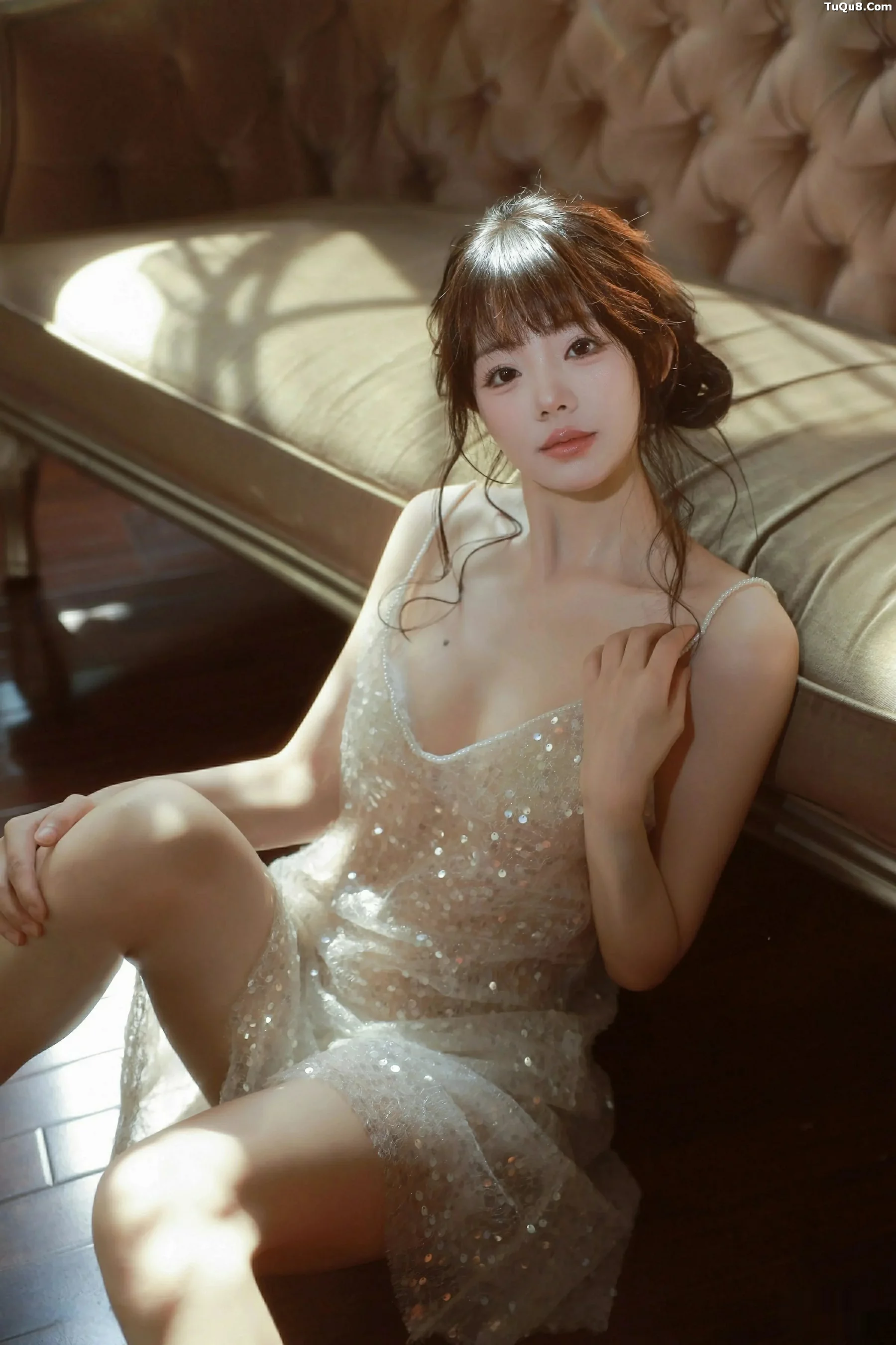 佘贝拉Bella性感连衣长裙露白色情趣内衣秀完美身材绝美写真 第 32 张