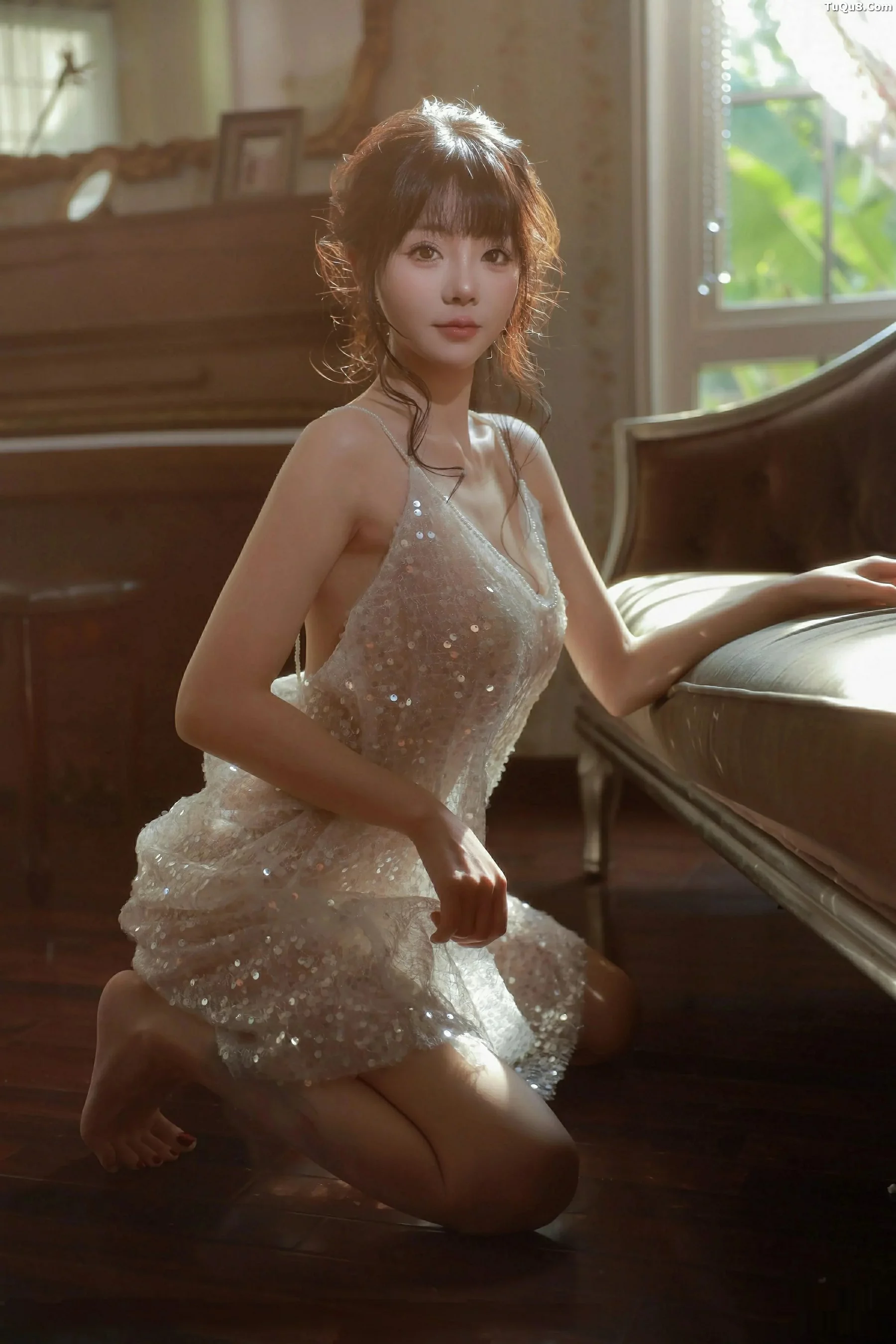 佘贝拉Bella性感连衣长裙露白色情趣内衣秀完美身材绝美写真 第 51 张