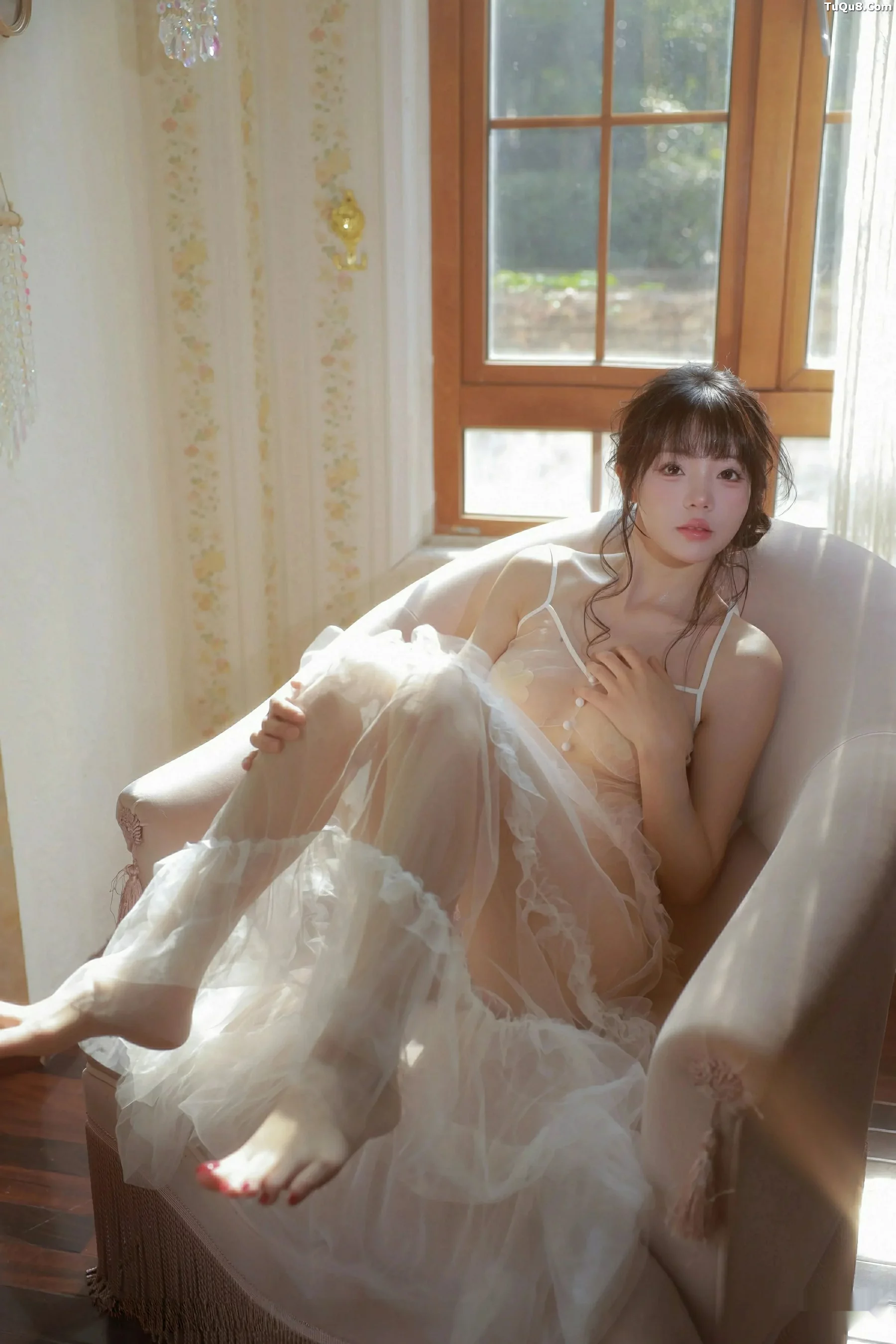佘贝拉Bella性感连衣长裙露白色情趣内衣秀完美身材绝美写真 第 76 张
