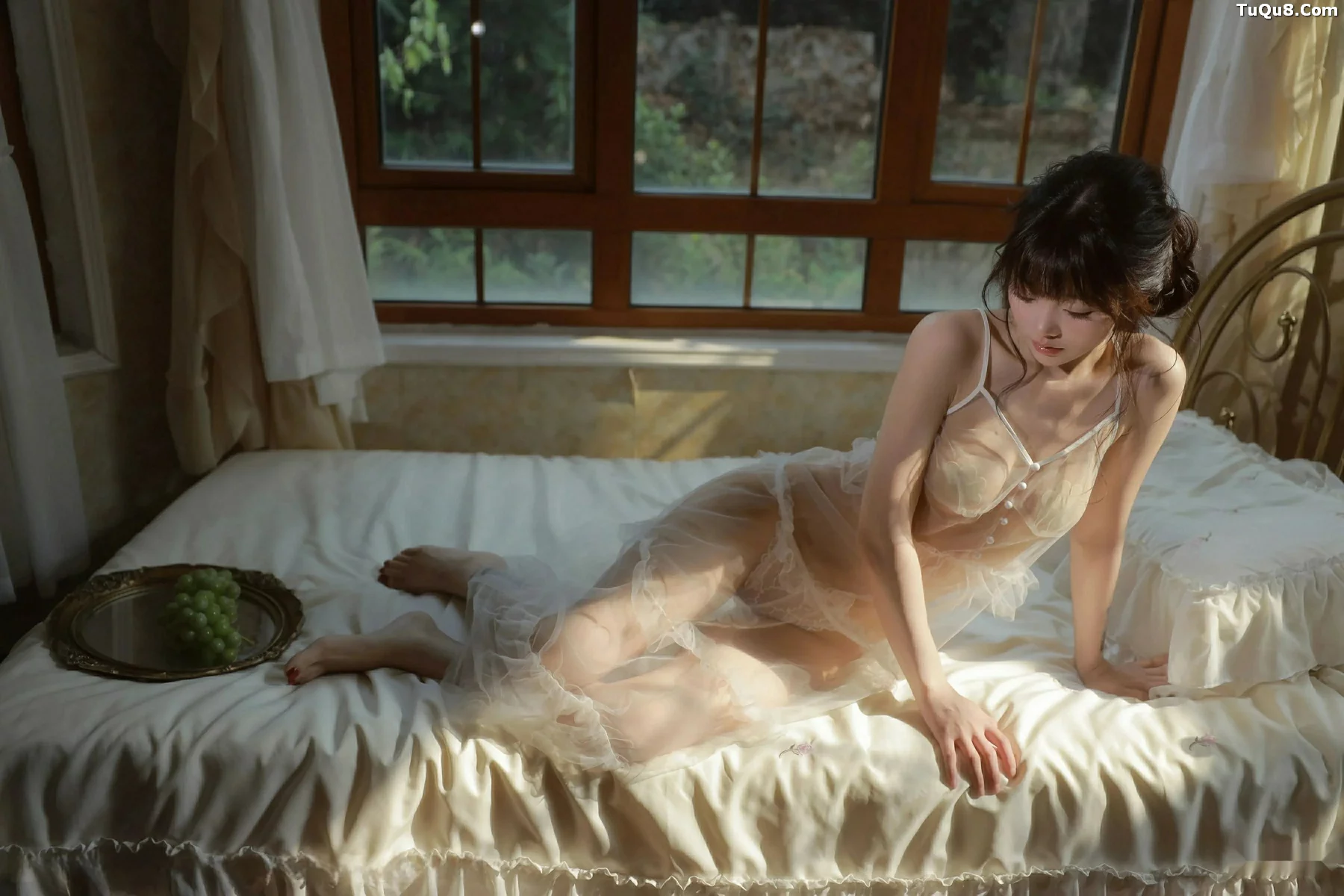 佘贝拉Bella性感连衣长裙露白色情趣内衣秀完美身材绝美写真 第 91 张