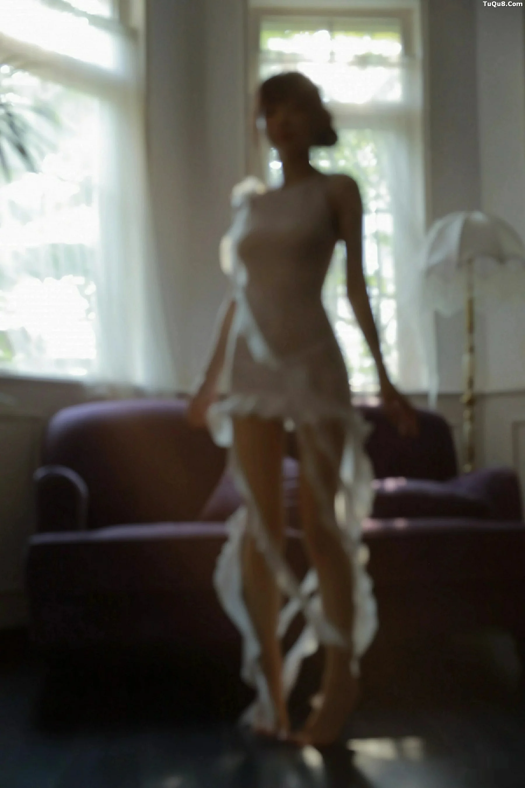 佘贝拉Bella性感连衣长裙露白色情趣内衣秀完美身材绝美写真 第 94 张