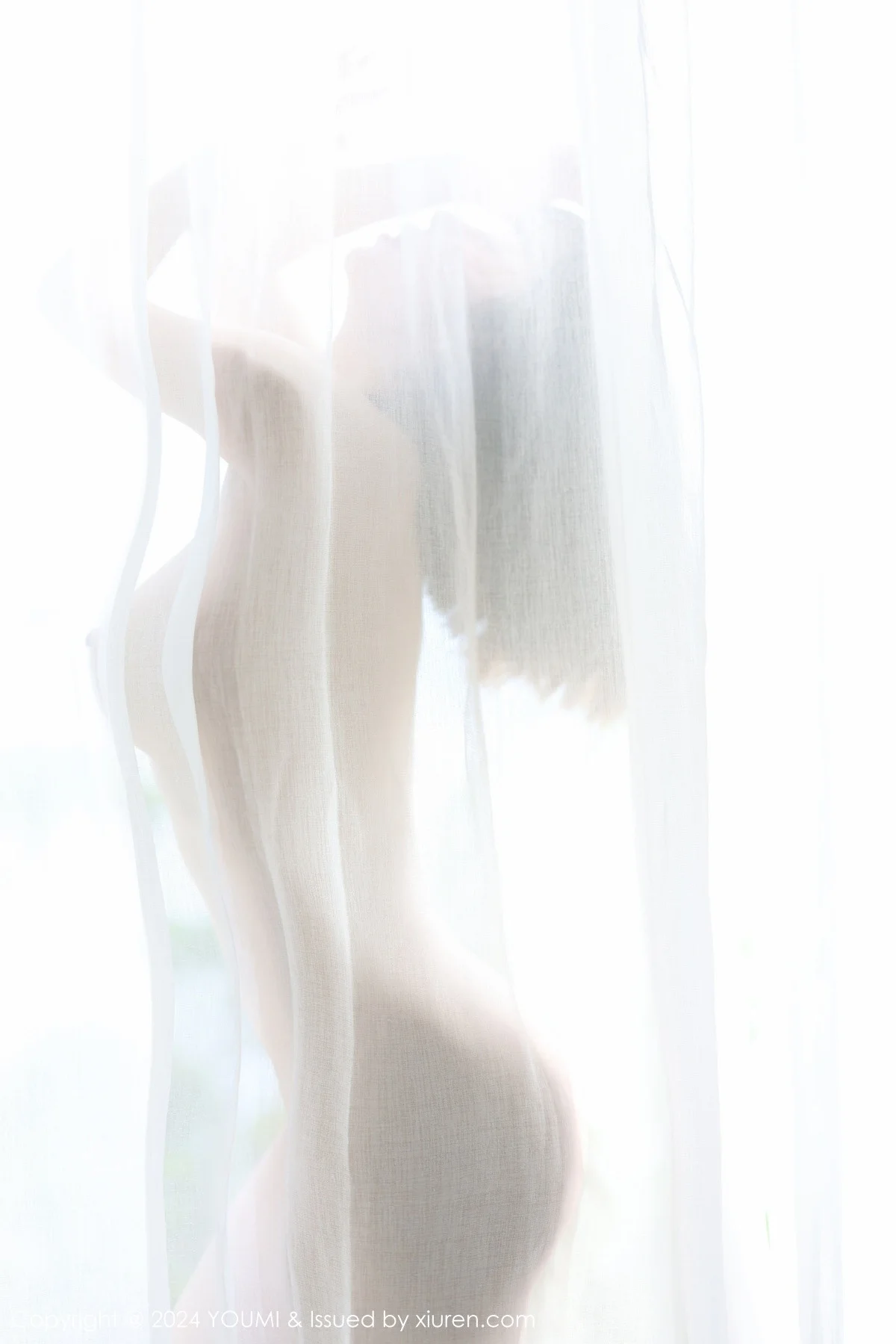 王雨纯私房性感白色衬衫配超薄肉丝秀曼妙身姿完美绝美写真 第 190 张