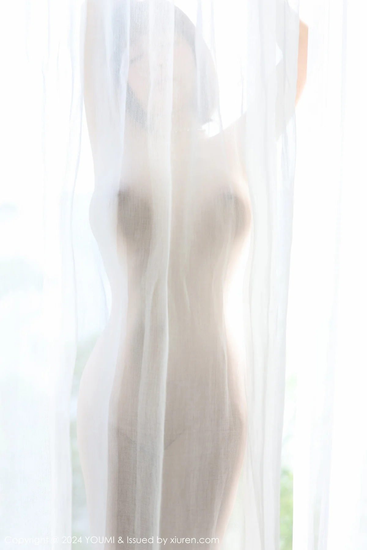 王雨纯私房性感白色衬衫配超薄肉丝秀曼妙身姿完美绝美写真 第 192 张