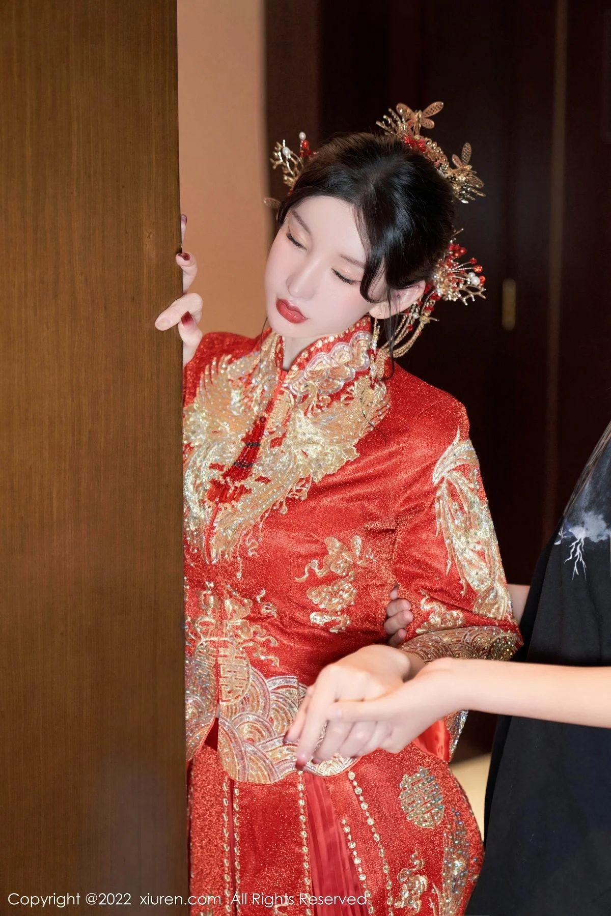 周于希Sally私房脱新娘装露红色蕾丝内衣超薄肉丝绝美写真 第 17 张