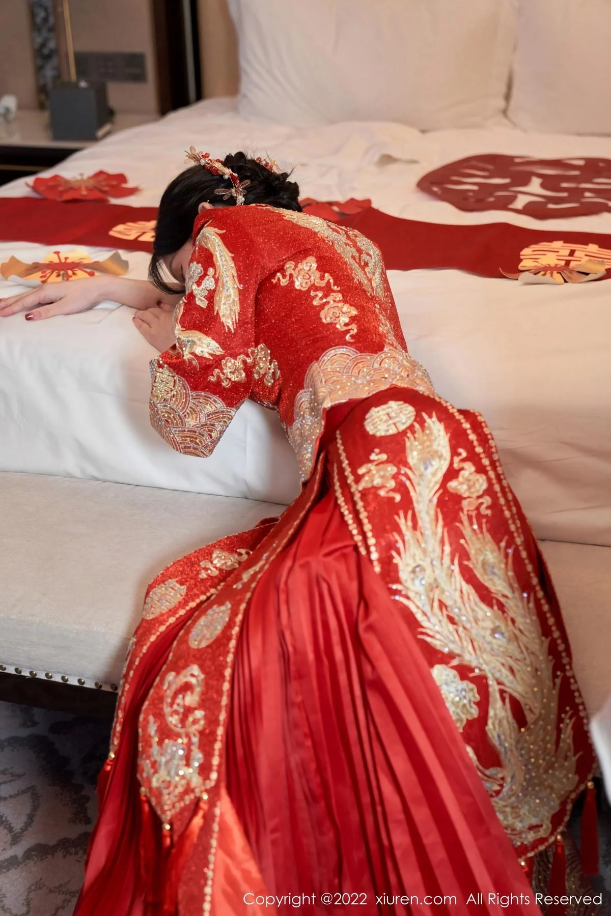 周于希Sally私房脱新娘装露红色蕾丝内衣超薄肉丝绝美写真 第 21 张