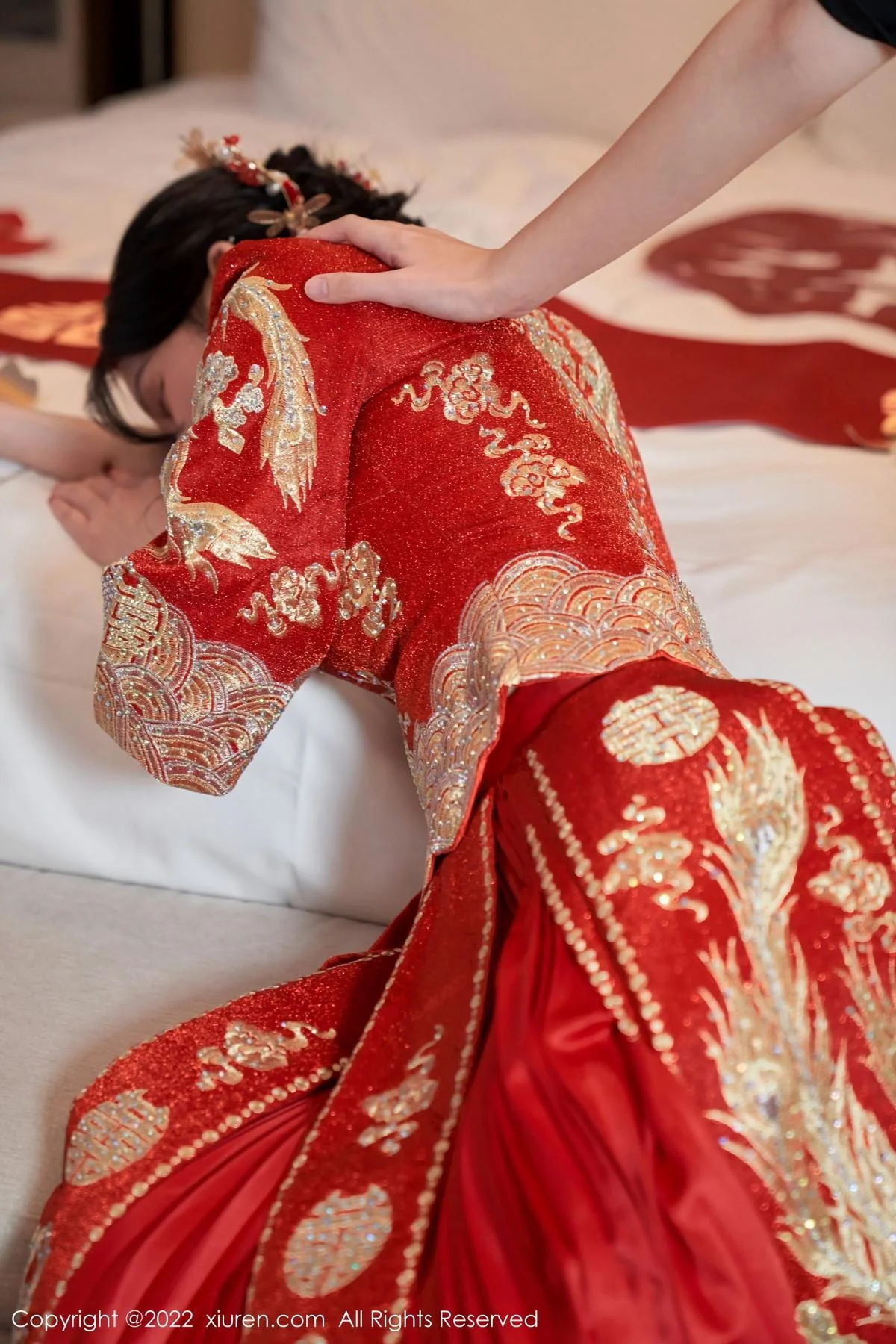 周于希Sally私房脱新娘装露红色蕾丝内衣超薄肉丝绝美写真 第 22 张