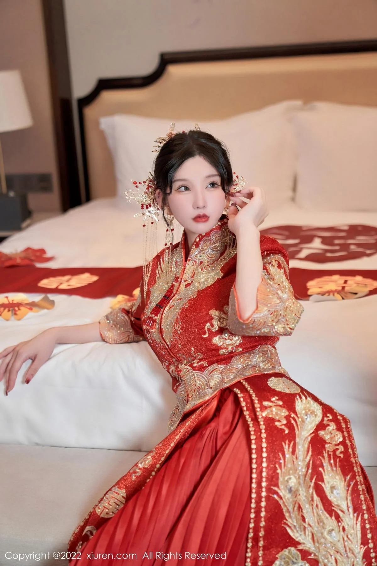 周于希Sally私房脱新娘装露红色蕾丝内衣超薄肉丝绝美写真 第 23 张