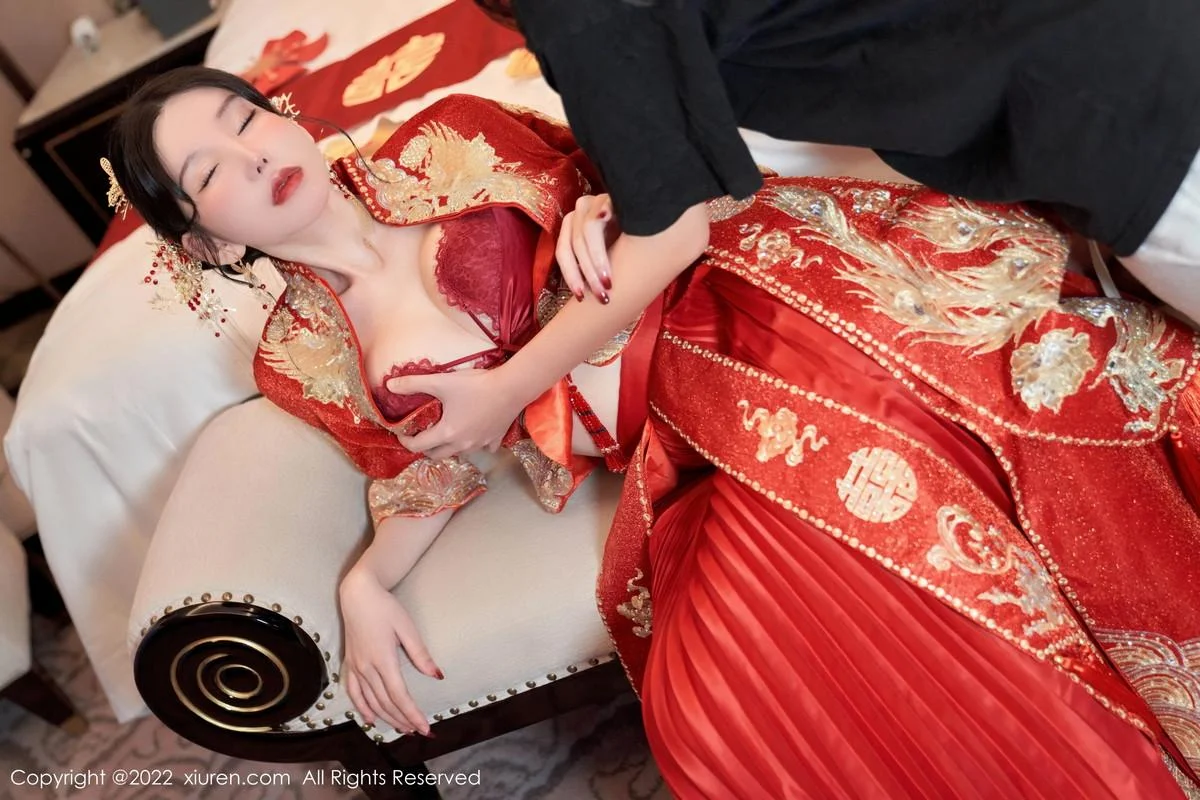 周于希Sally私房脱新娘装露红色蕾丝内衣超薄肉丝绝美写真 第 34 张