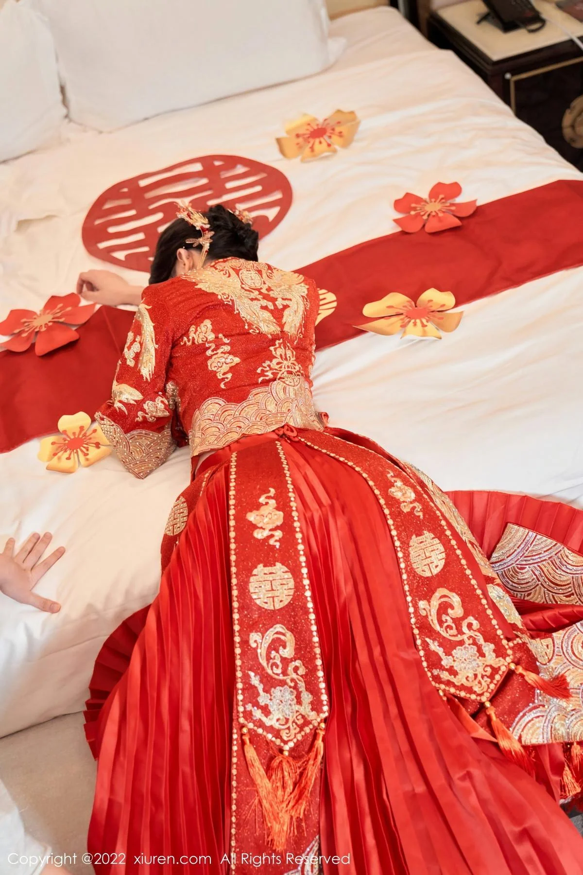 周于希Sally私房脱新娘装露红色蕾丝内衣超薄肉丝绝美写真 第 37 张