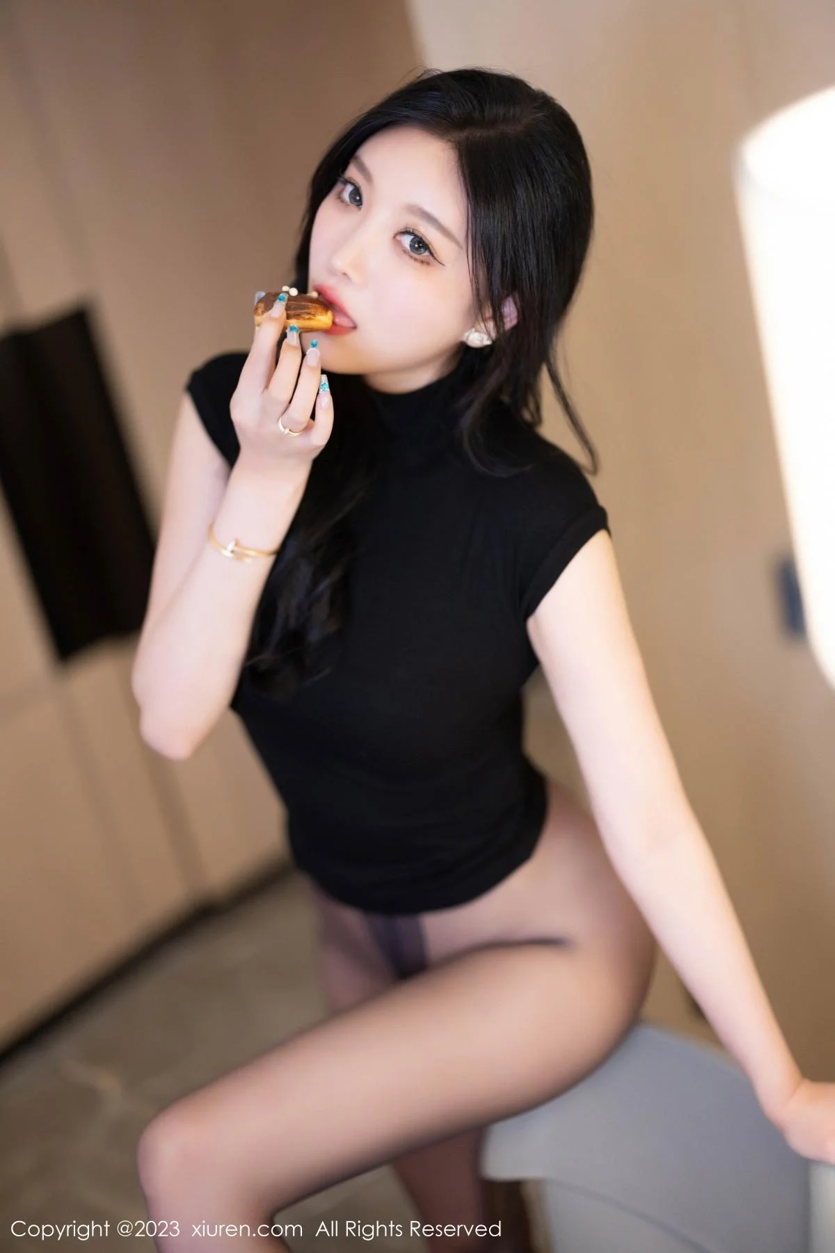 杨晨晨Yome性感黑色上衣配黑短裙露超薄无内黑丝魅惑写真 第 47 张