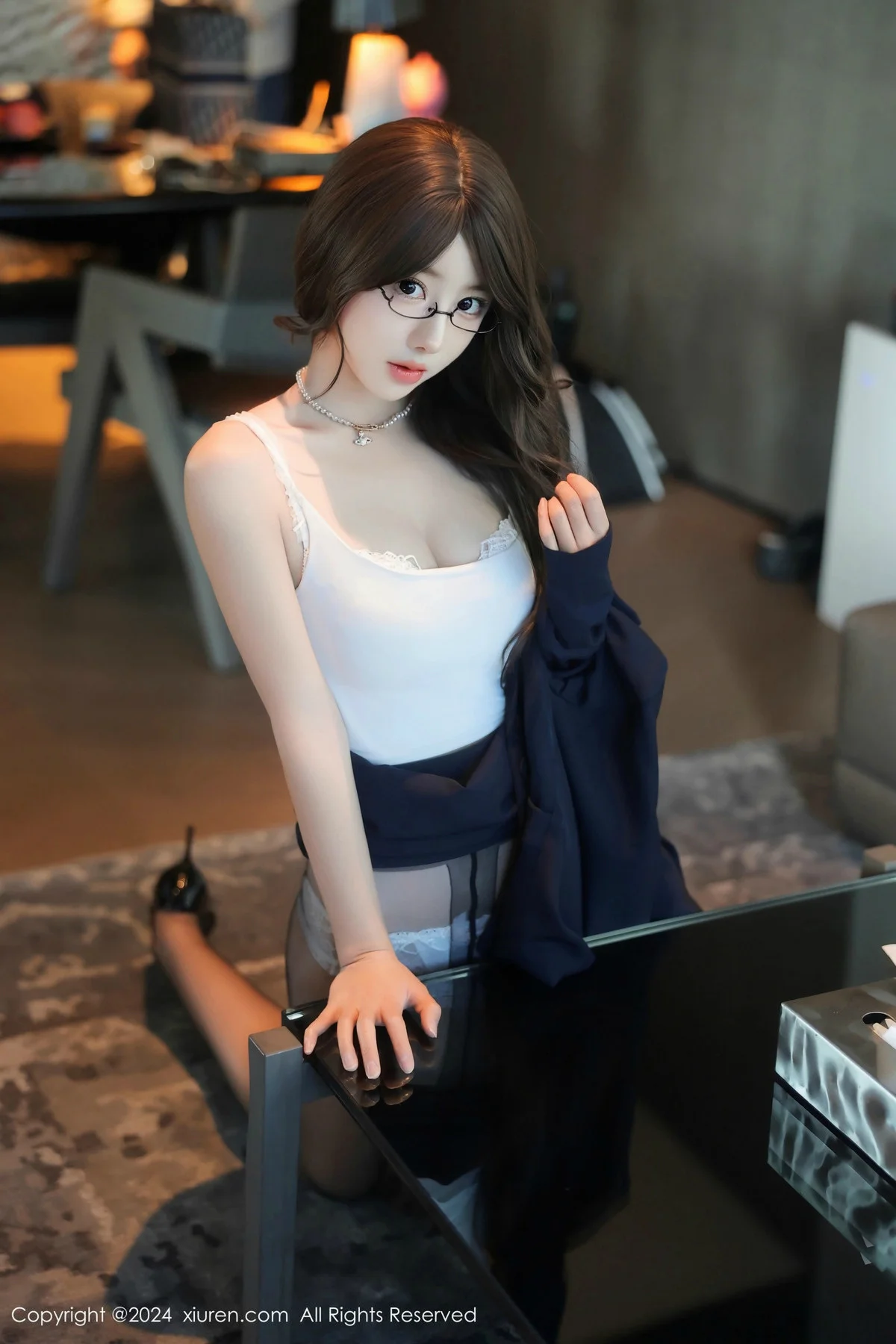 桃妖夭性感OL服饰露白色内衣配超薄黑丝秀曼妙身姿绝美写真 第 28 张