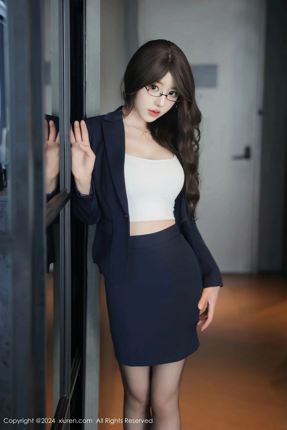 桃妖夭性感OL服饰露白色内衣配超薄黑丝秀曼妙身姿绝美写真 第 6 张