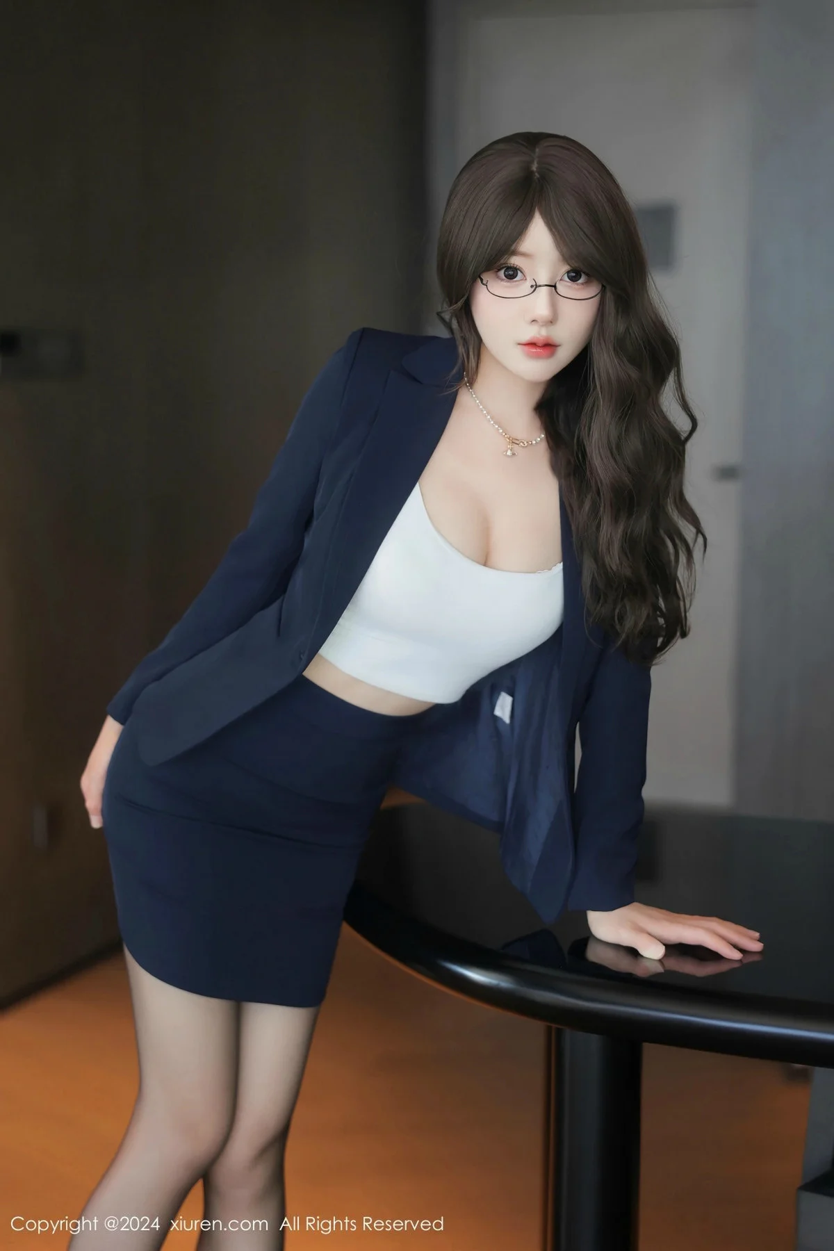 桃妖夭性感OL服饰露白色内衣配超薄黑丝秀曼妙身姿绝美写真 第 7 张