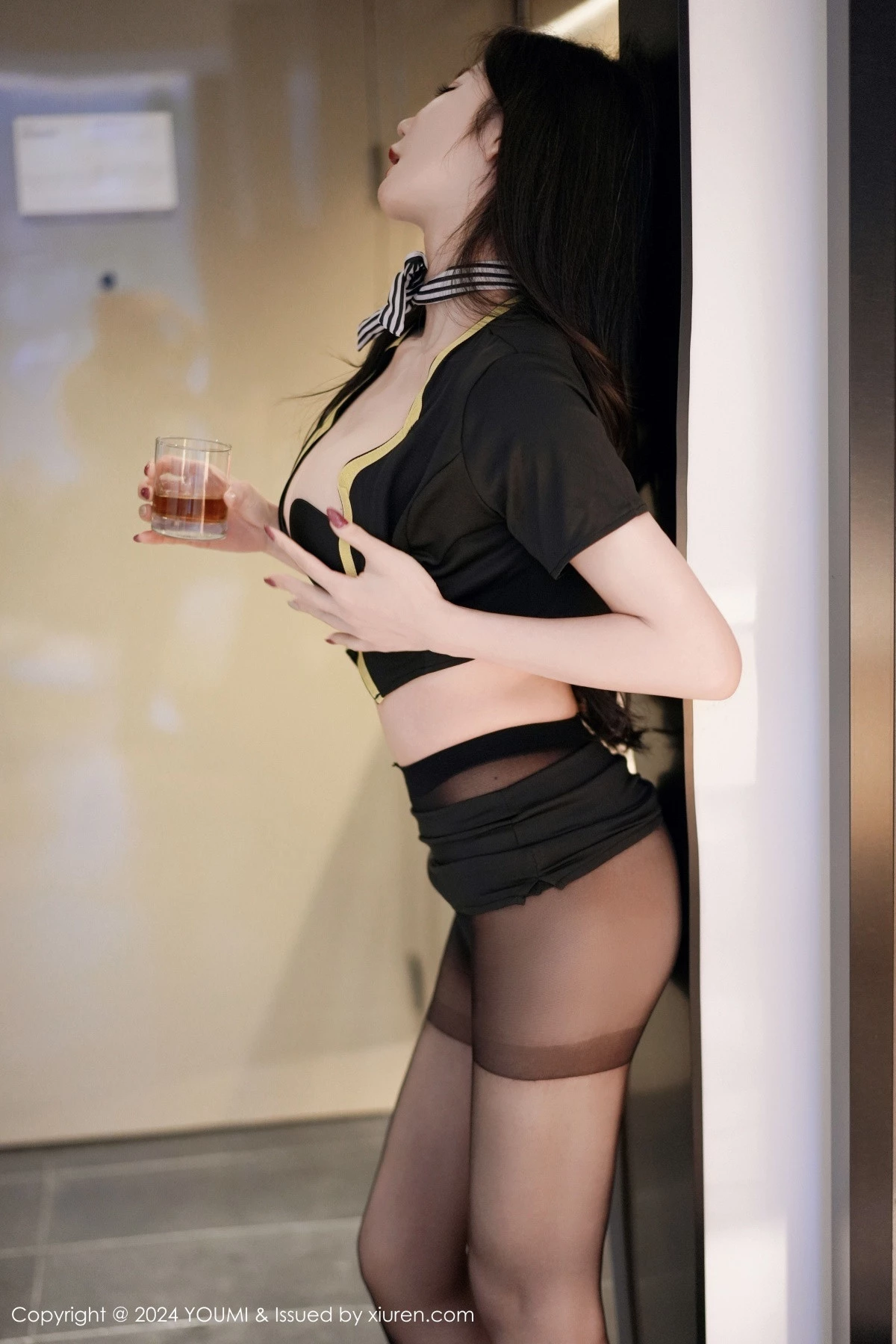 心妍小公主私房性感黑色内衣配超薄黑丝秀凹凸身材绝美写真 第 29 张