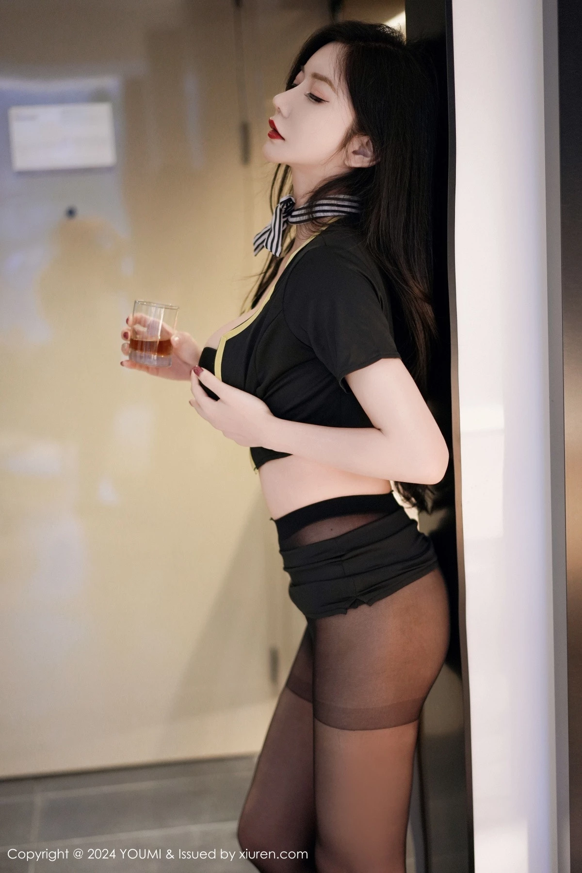 心妍小公主私房性感黑色内衣配超薄黑丝秀凹凸身材绝美写真 第 32 张