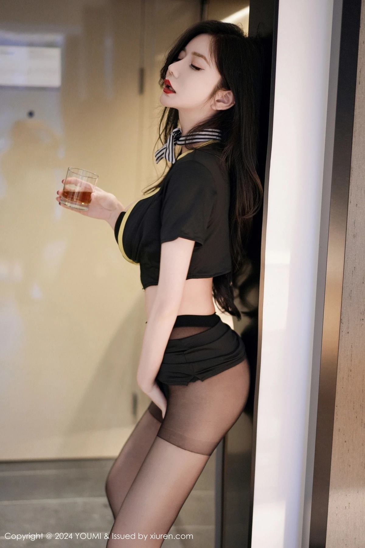 心妍小公主私房性感黑色内衣配超薄黑丝秀凹凸身材绝美写真 第 34 张