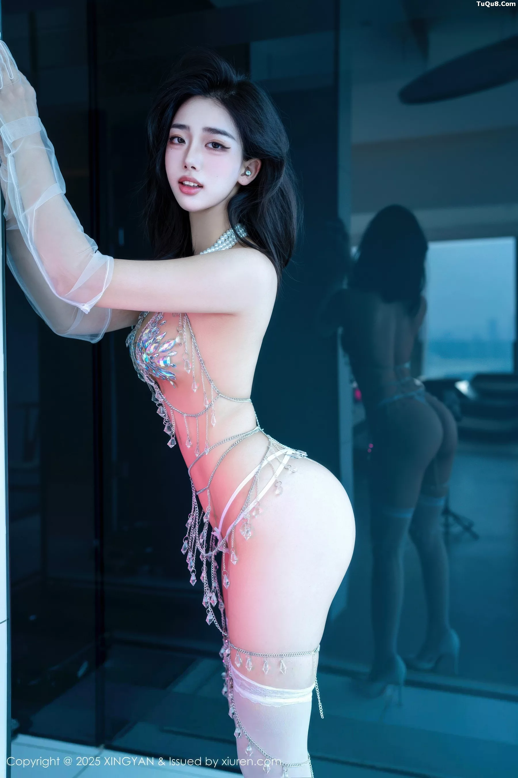 阮福福性感白色珍珠内衣配白色丝袜秀惹火身材绝美写真 第 43 张