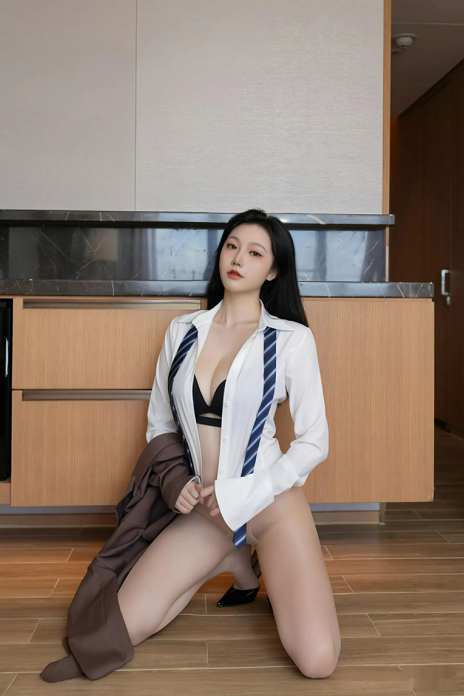 安然anran学生服露黑色内衣配超薄肉丝秀曼妙身姿绝美写真 第 74 张