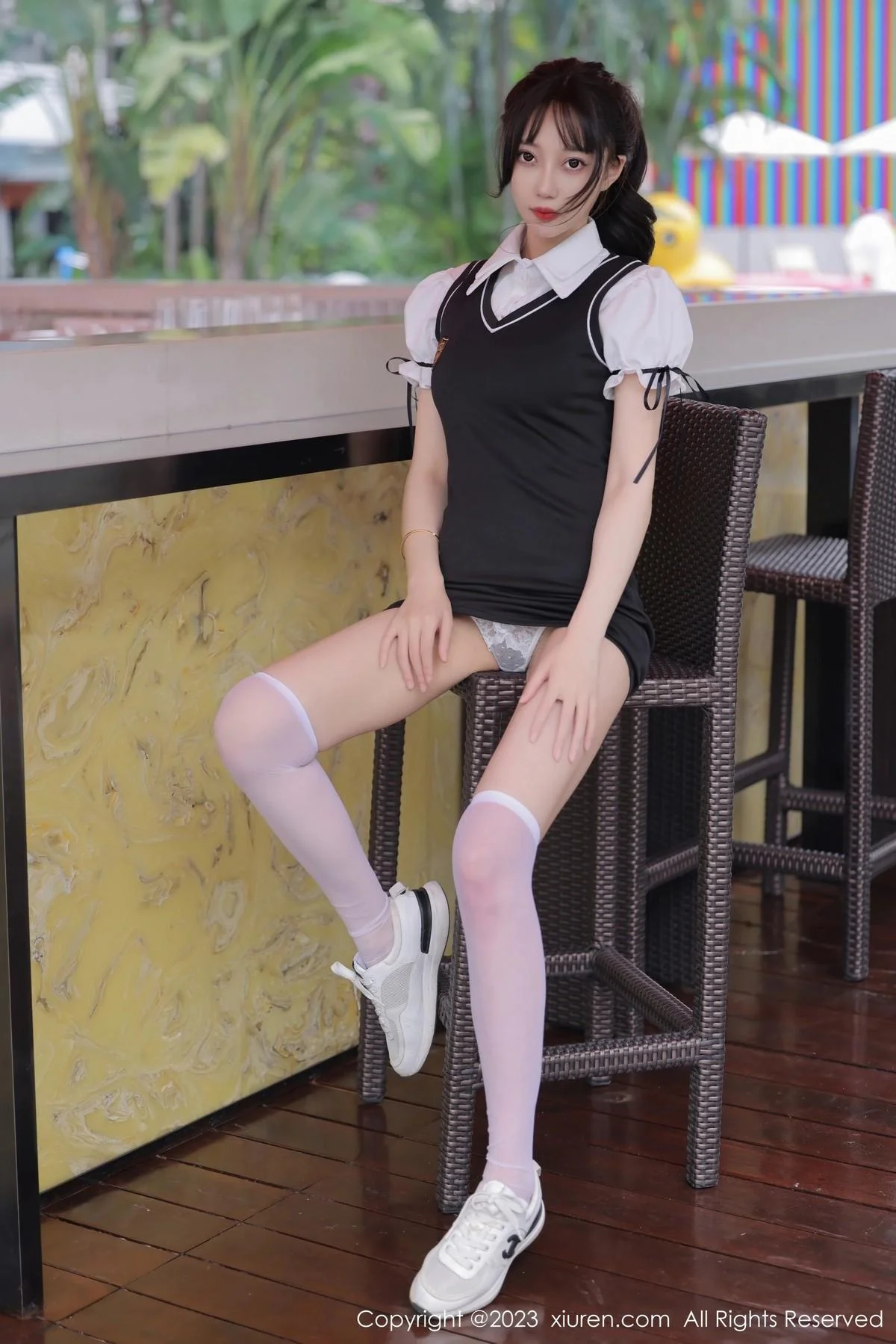 玥儿玥er脱性感白T露白色内衣配白丝袜秀曼妙身姿绝美写真 第 20 张