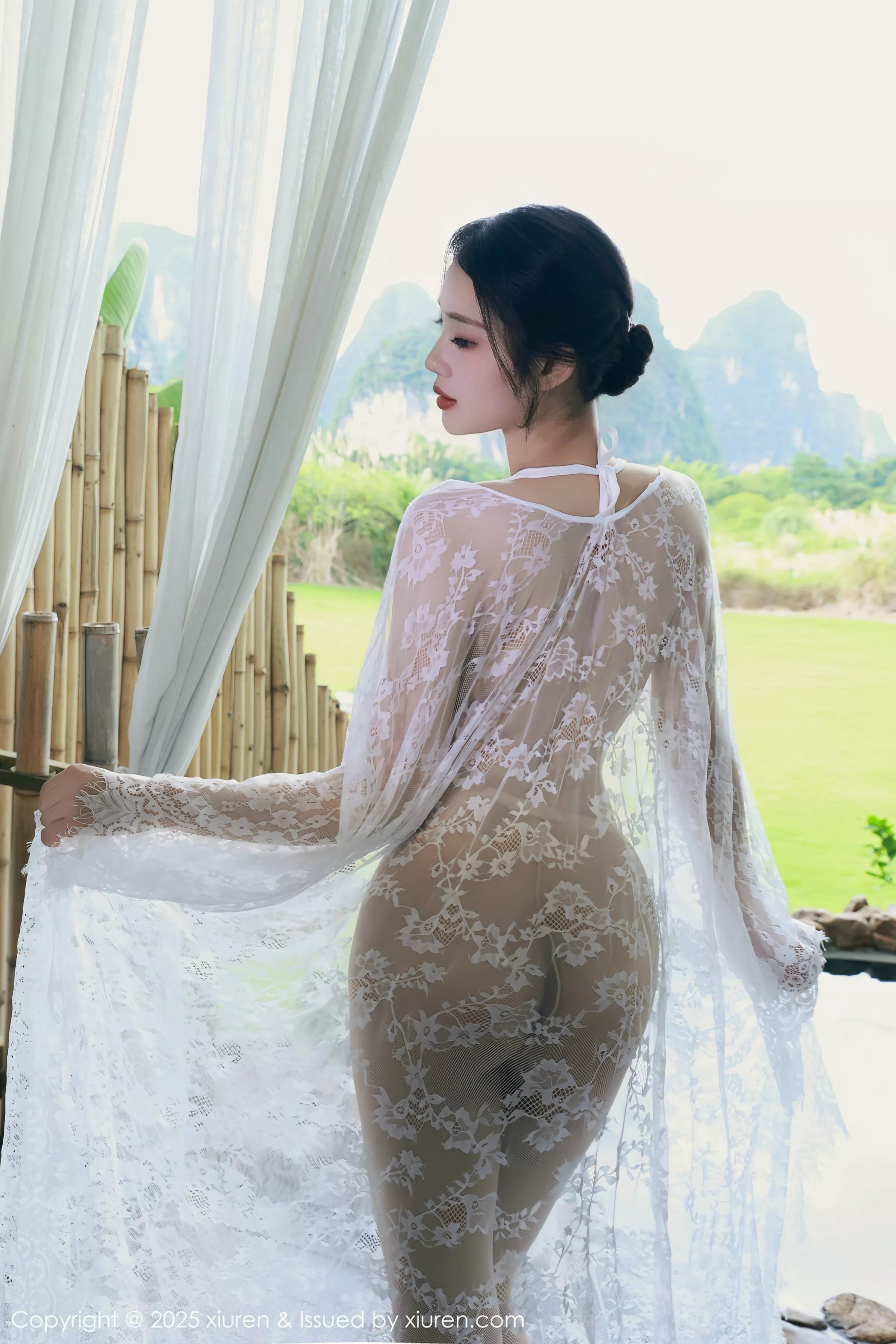 南乔性感浅绿色旗袍服饰配超薄无内肉丝秀完美身材绝美写真 第 75 张