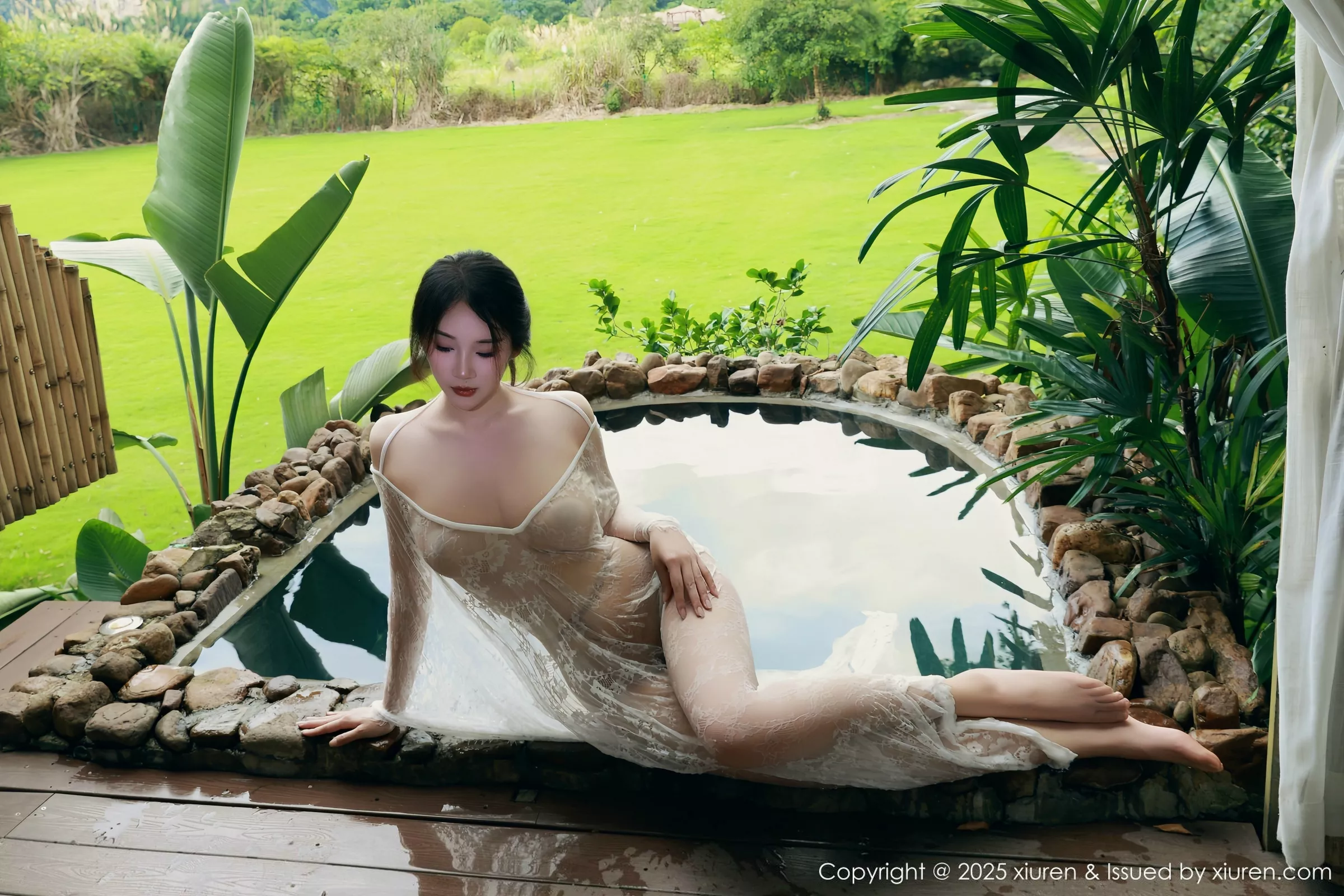 南乔性感浅绿色旗袍服饰配超薄无内肉丝秀完美身材绝美写真 第 95 张