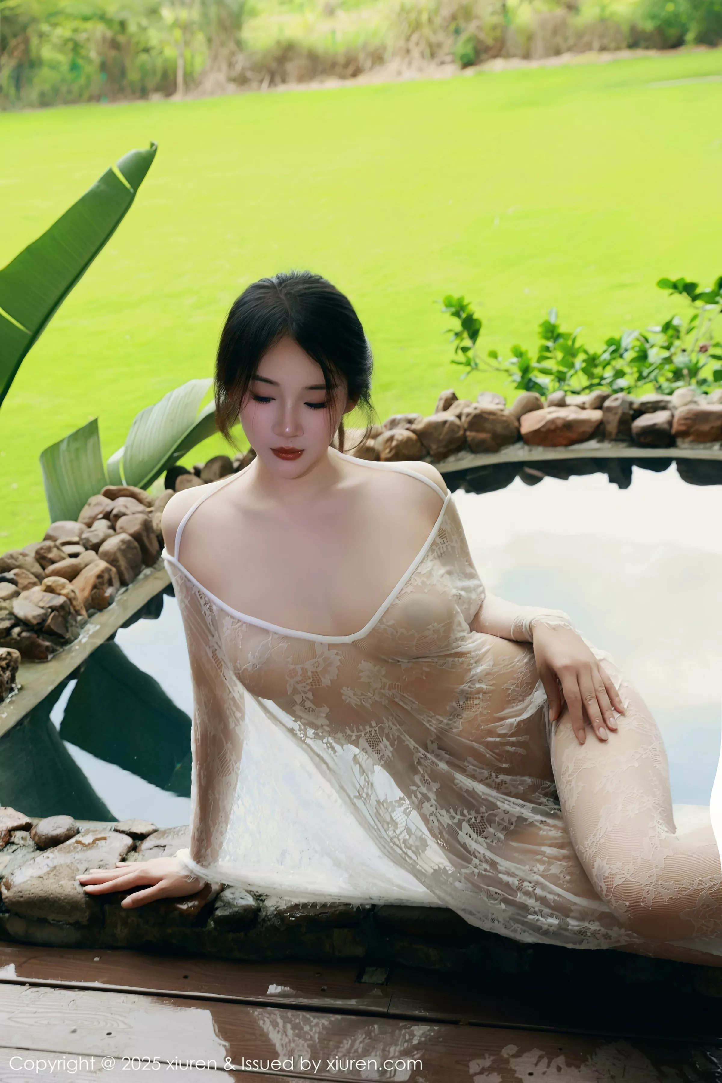 南乔性感浅绿色旗袍服饰配超薄无内肉丝秀完美身材绝美写真 第 98 张