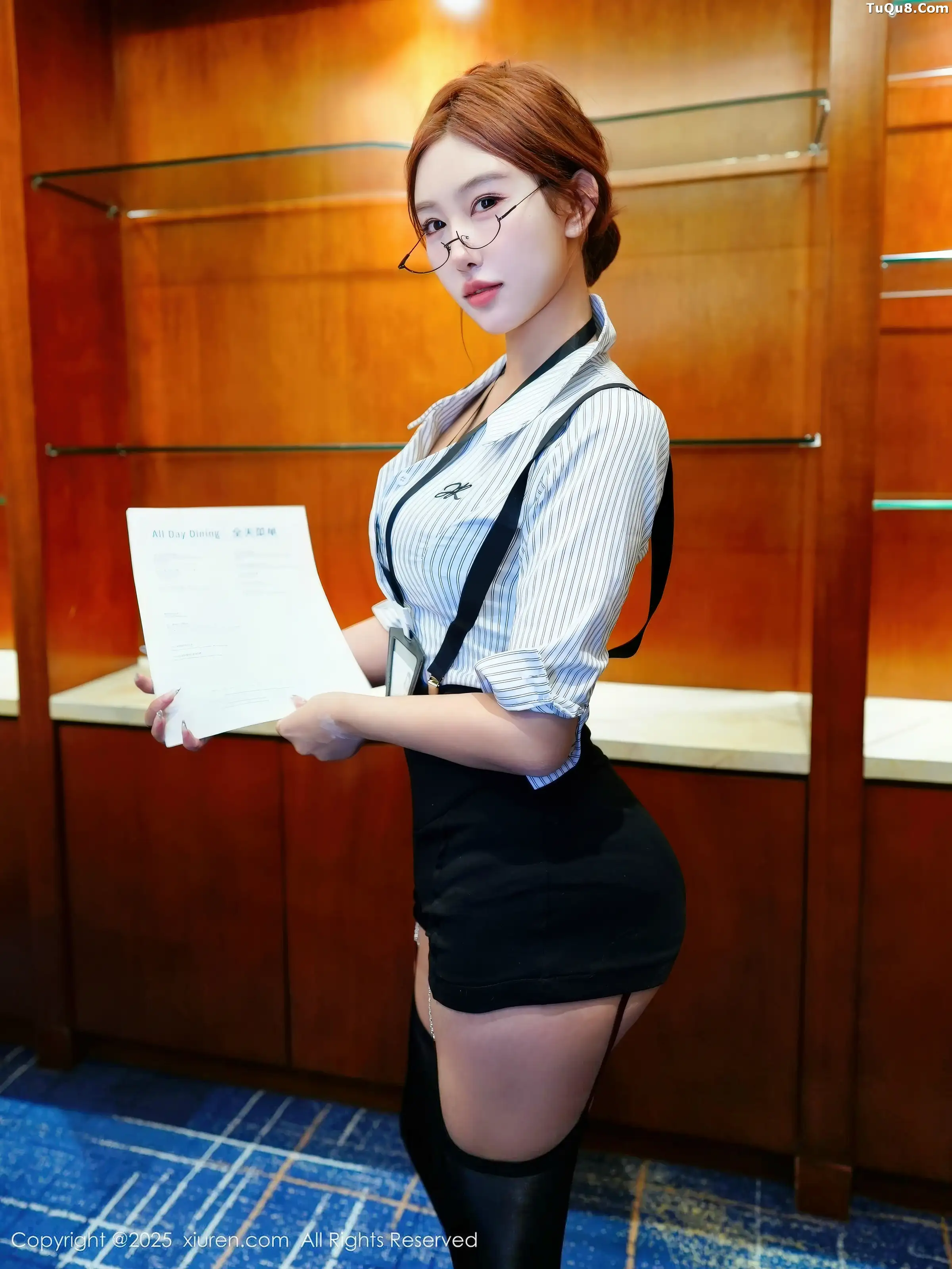 金允希Yuki性感黑色内衣配黑丝吊袜秀丰腴身材完美绝美写真 第 1 张
