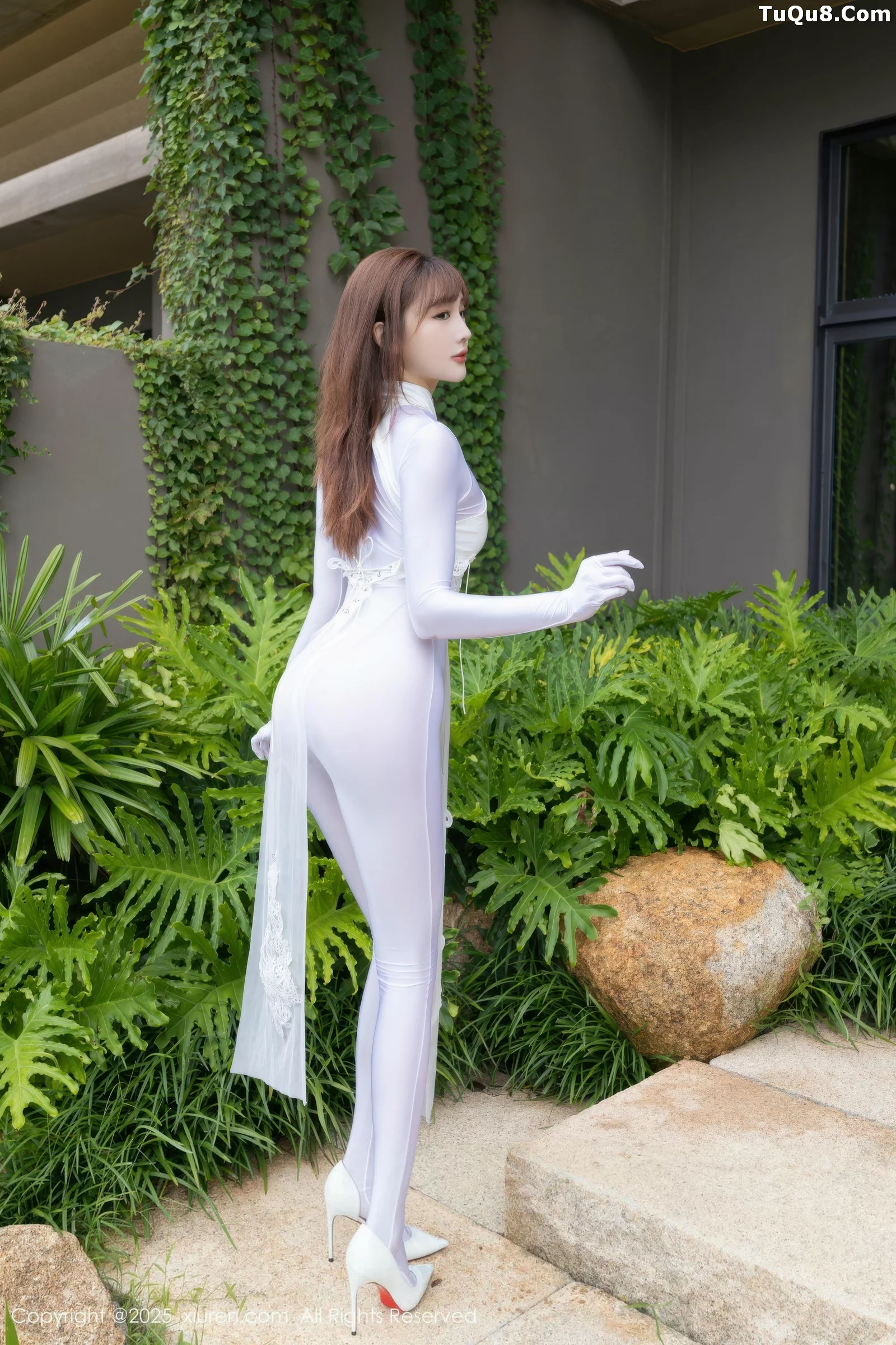 陆萱萱性感白色情趣旗袍露白色连体衣秀完美身材绝美写真 第 14 张